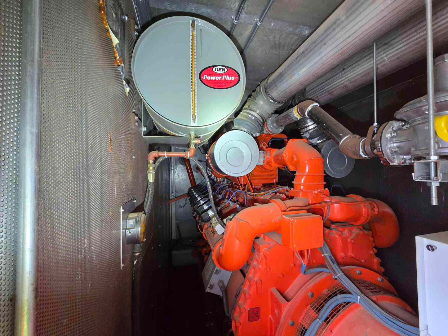 850KW Guascor MagnaMax Generator 575RSL4044 Nat Gas 480V 3PH