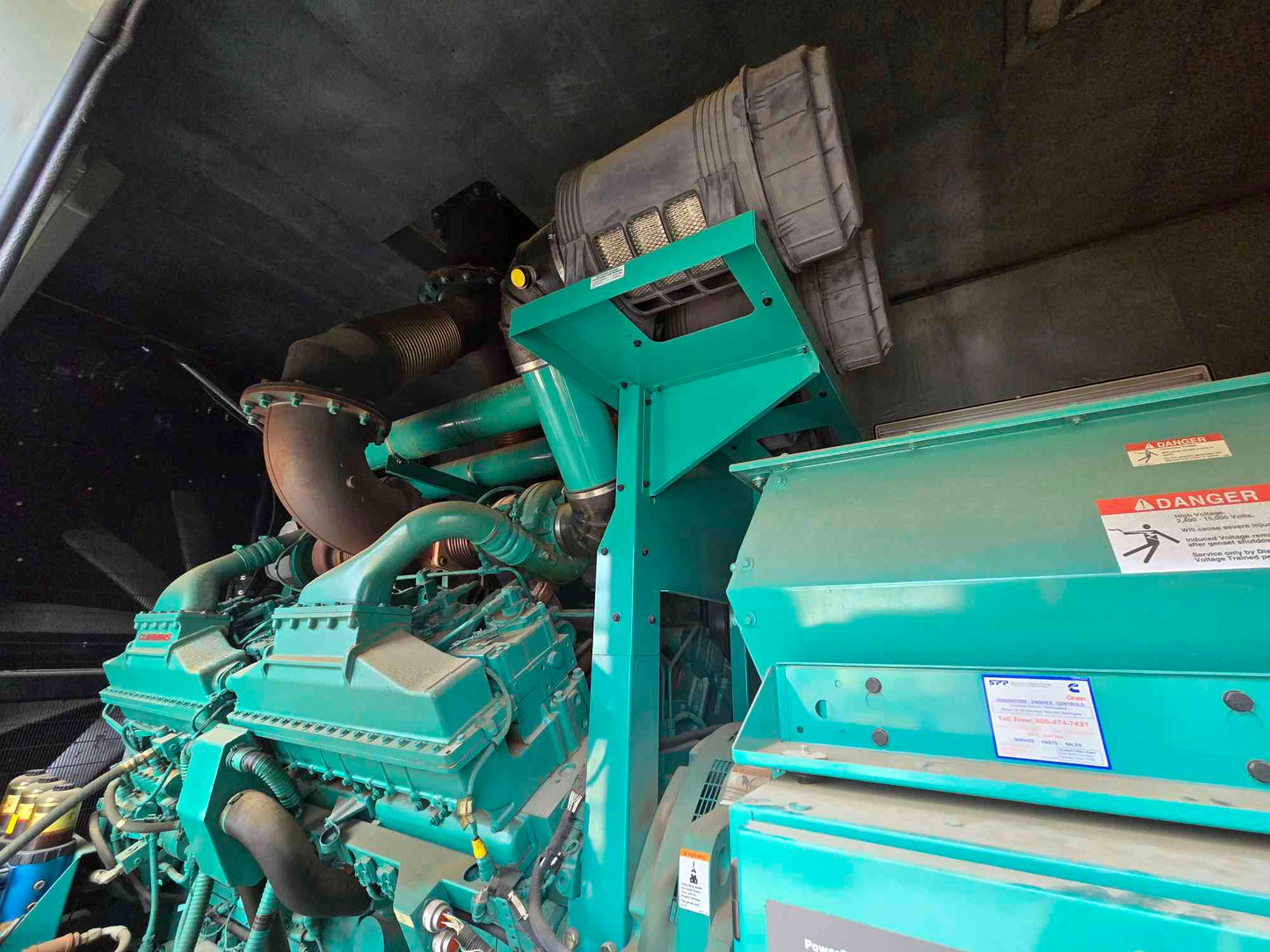 2MW 2000KW 2 Megawatt Cummins Diesel Generator 3PH 2000DQKAB 7200/12470v - Cell 3