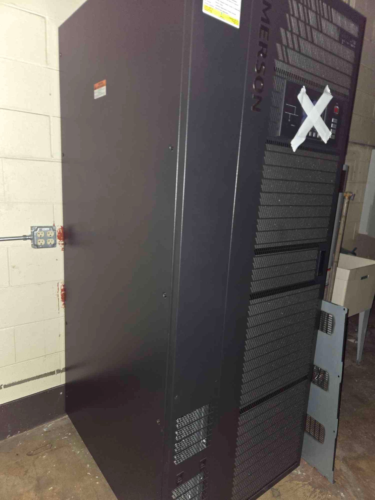 10KVa Liebert eXM 47SA010AOCFOL17 UPS 208/120V '16 w/24 Batteries