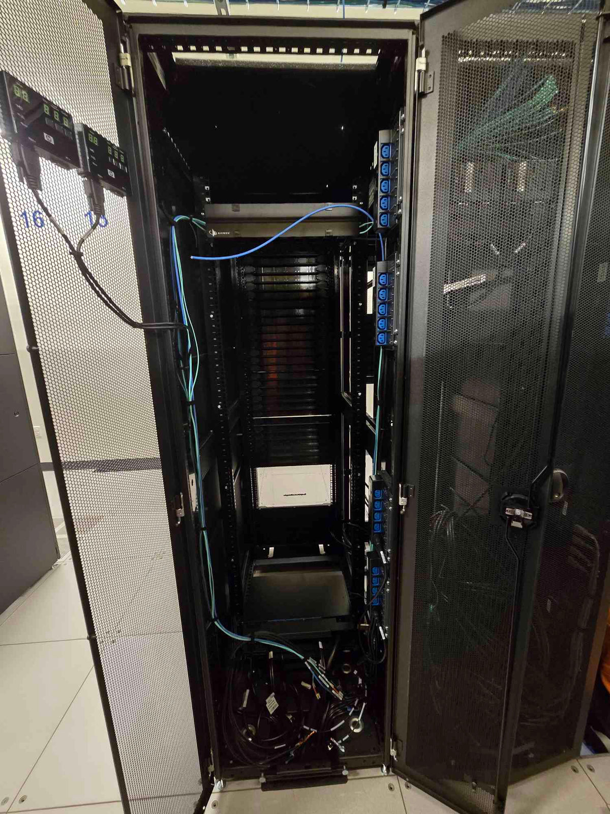 HP 42U Non-Enclosed Server Rack Assy, Rack 642, 1200mm Shock, Intigent (SKU: 115126)