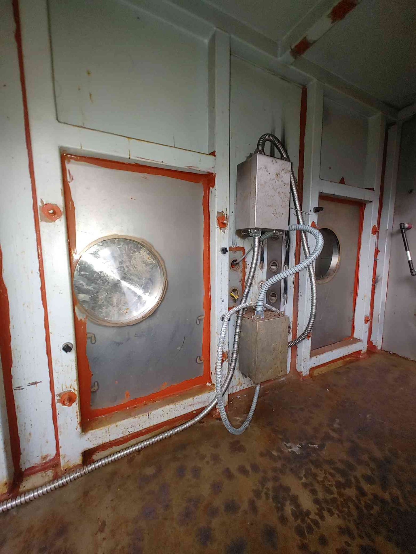 High-Containment Industrial Glovebox 8 Port & Controls