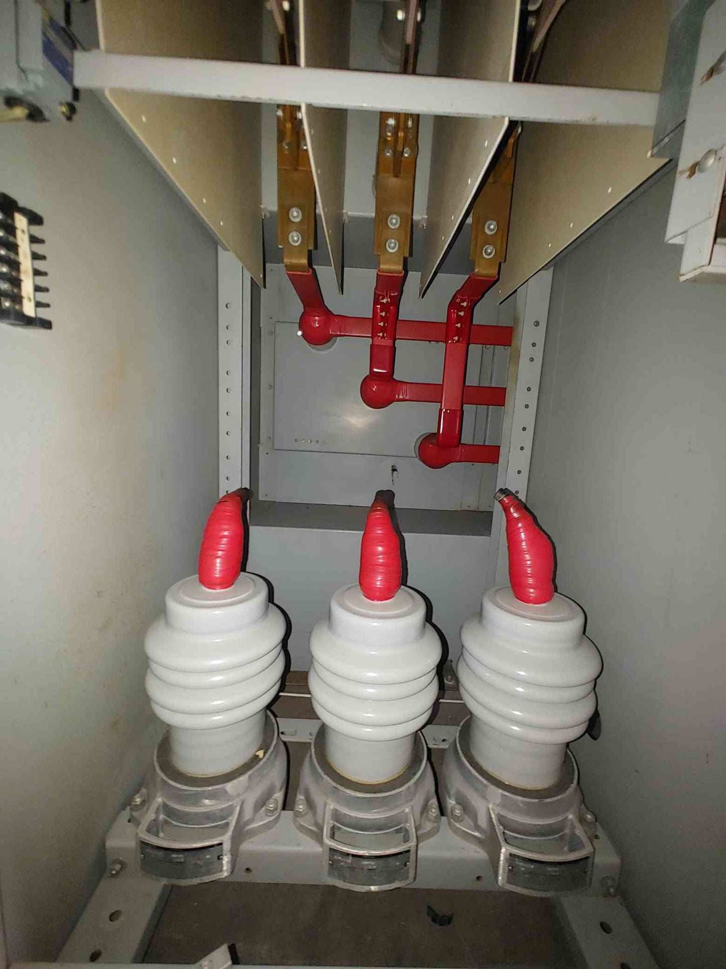 Westinghouse WLI 15kV 600A Load Interrupter Switchgear Lineup 15 kV 2 Bay