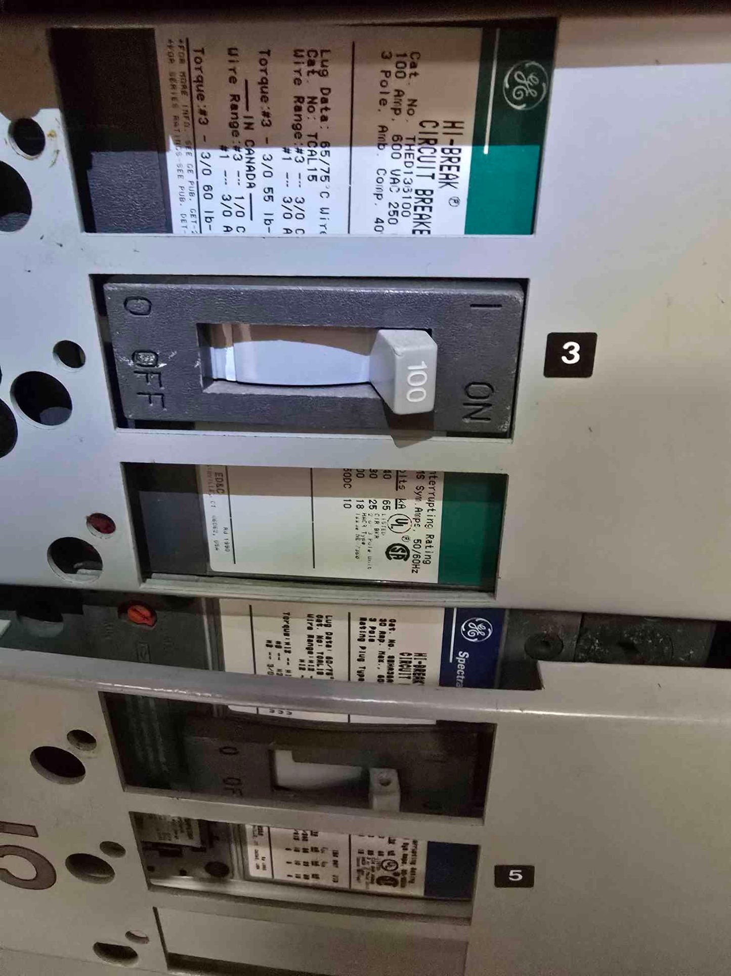 1200A Spectra Series Power PanelBoard 480v 3PH 6 Breakers