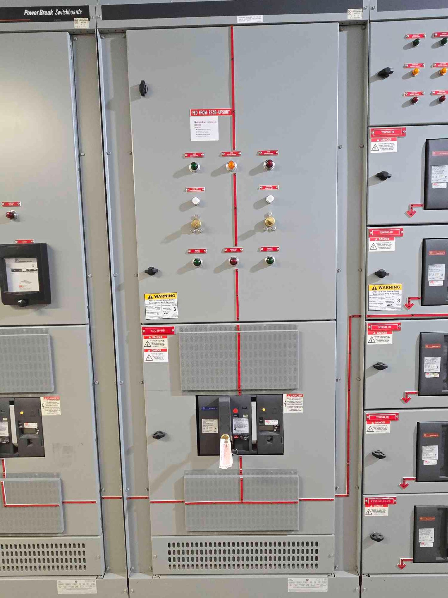 4000A GE Power Break II Switchgear Dual SSD 4000A Main & 14 SHF 800A Sub Feeds Missing Common Bus 5 Sect (SKU: 111826)