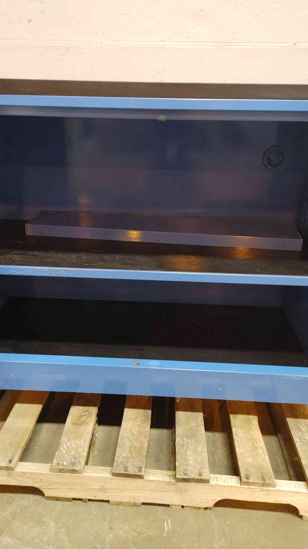 4' LabCrafters Air Sentry Chemical Fume Hood & Flammable Base Cabinet 2 Way Sash (109278)
