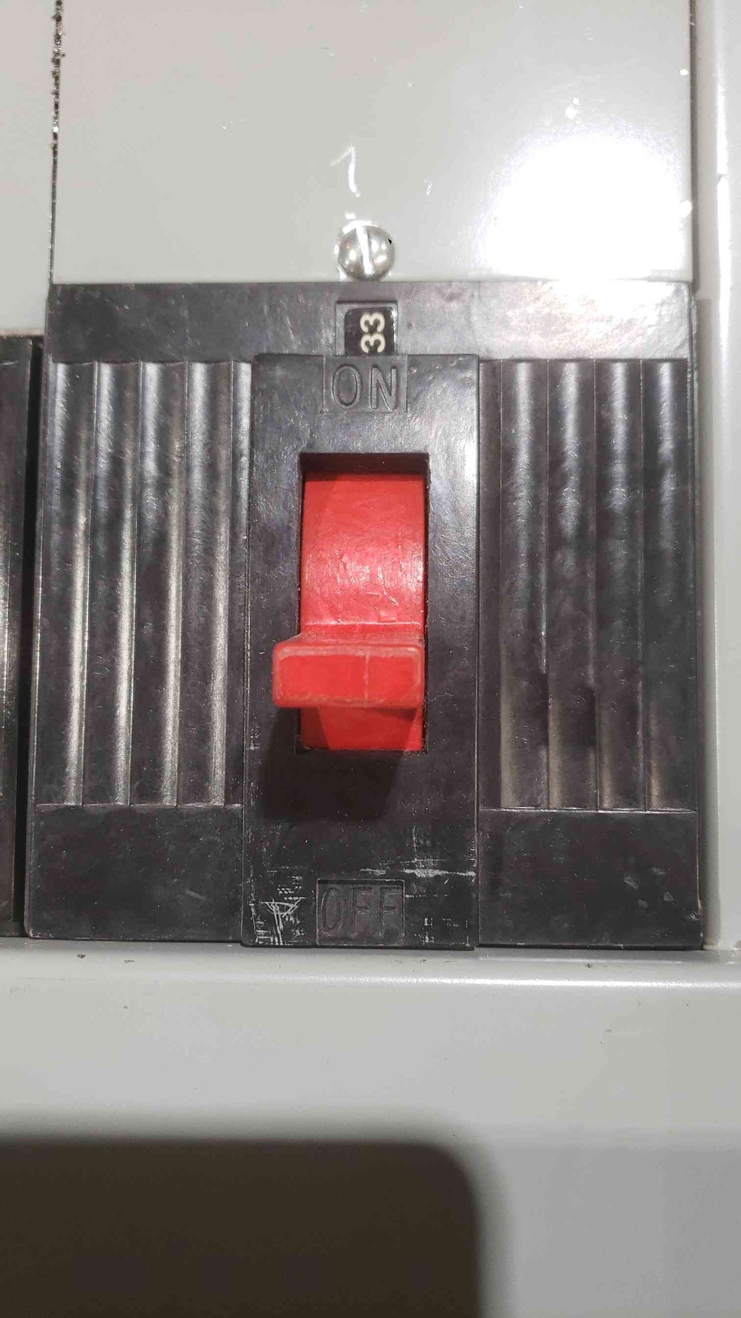 GE 800A 277/480 3PH 4W Panelboard with 11 Breakers (SKU: 112554)