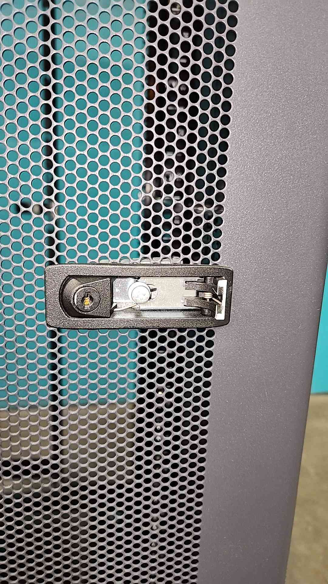 Dell PowerEdge 4210 42U Server Rack Enclosure Cabinet PS38S 0GJ575 Doors Sides