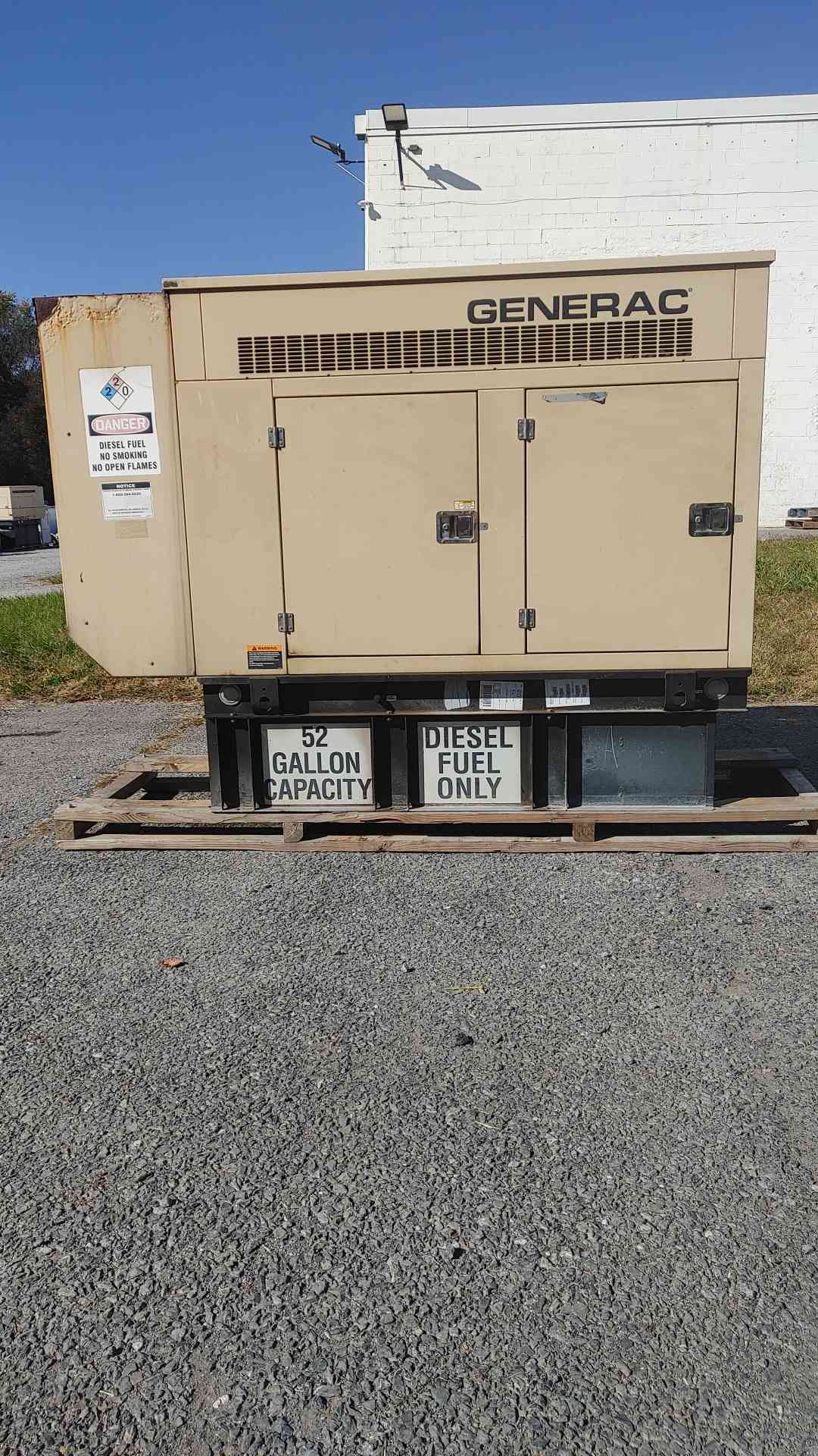Generac SD0030 30kW Diesel Generator John Deere 2.4L 120/240V 1-Phase Enclosed