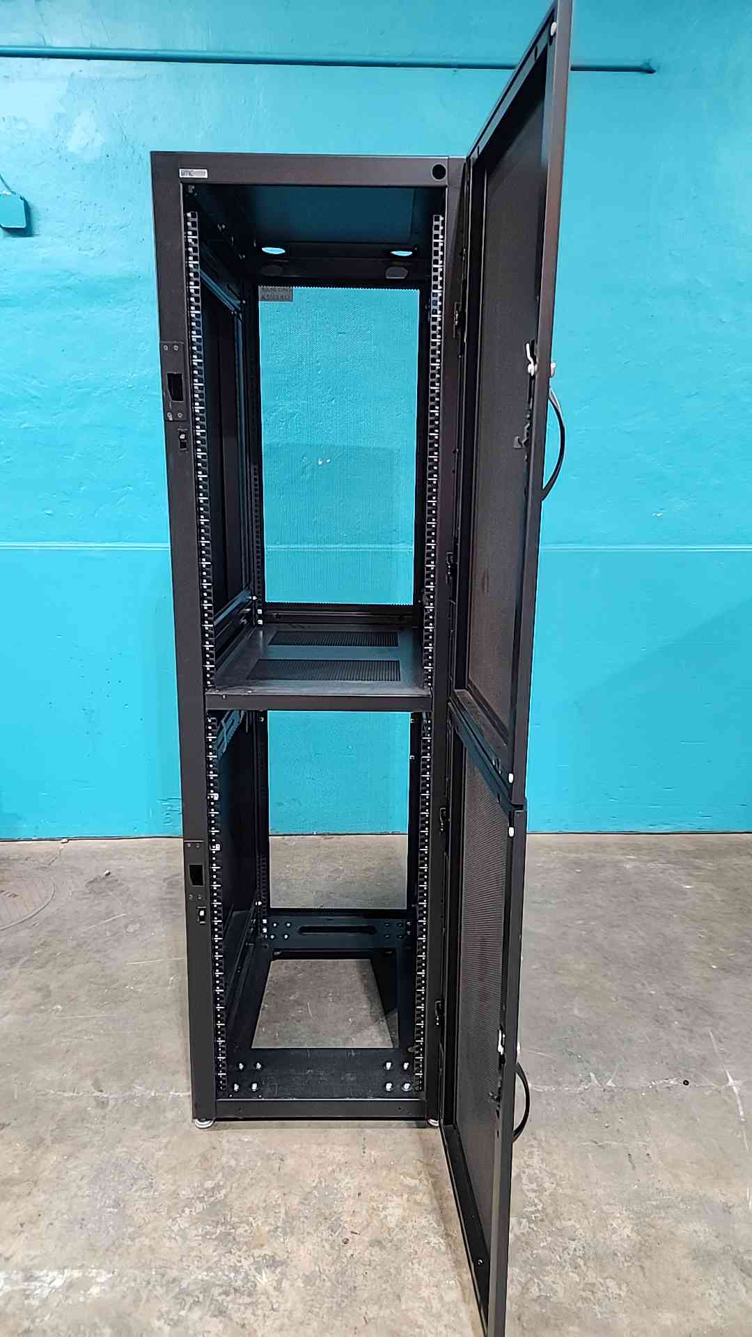 SMC 42U Dual Compartment Enclosed Server Rack Cabinet Co-Location Rolling 19"