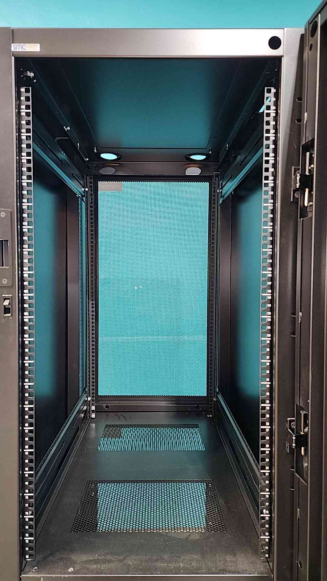 SMC 42U Dual Compartment Enclosed Server Rack Cabinet Co-Location Rolling 19"