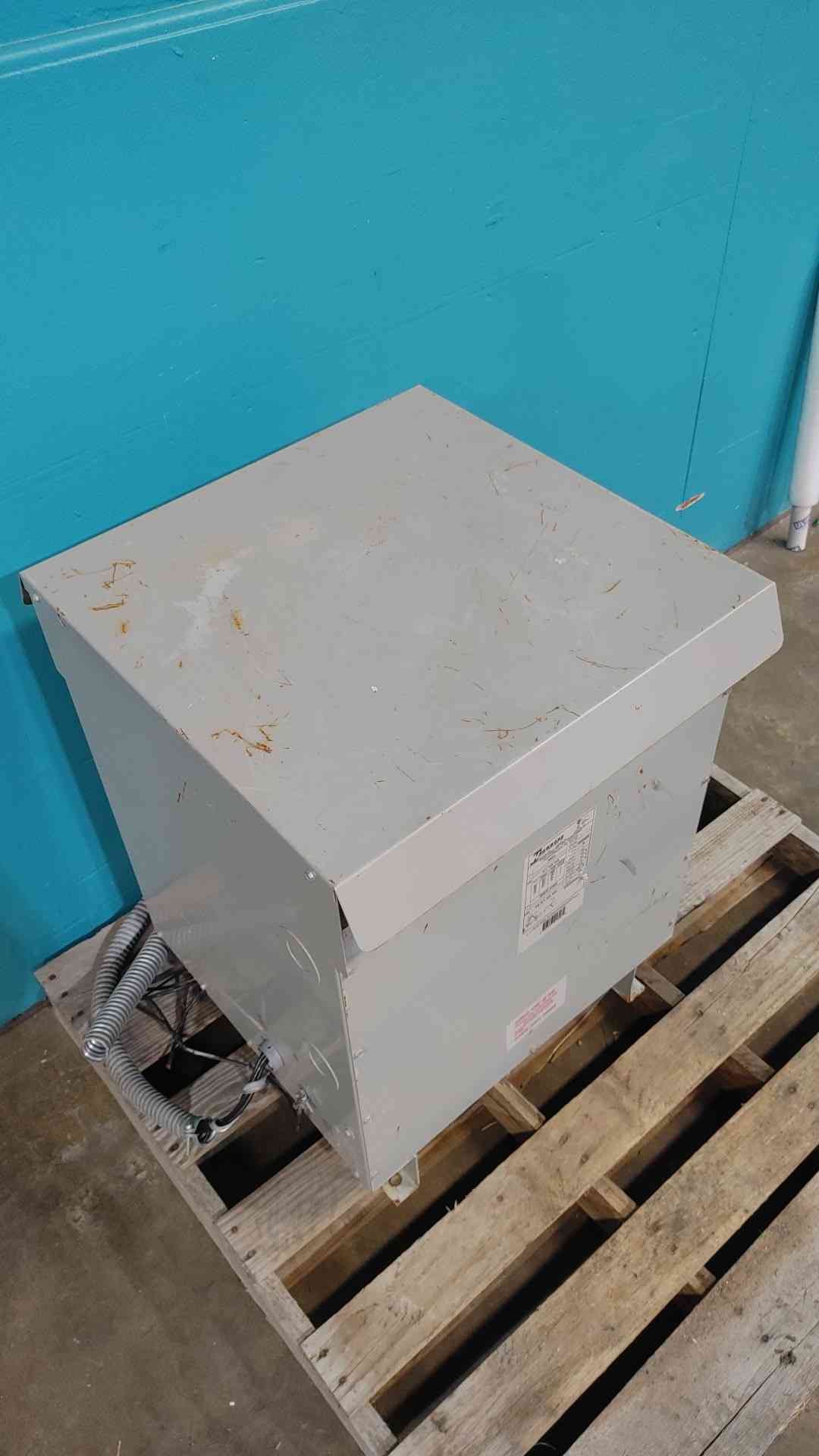 Hammond MK030KB 30 kVA 3 Phase Dry Type Transformer 480V to 208Y/120V NEMA 3R
