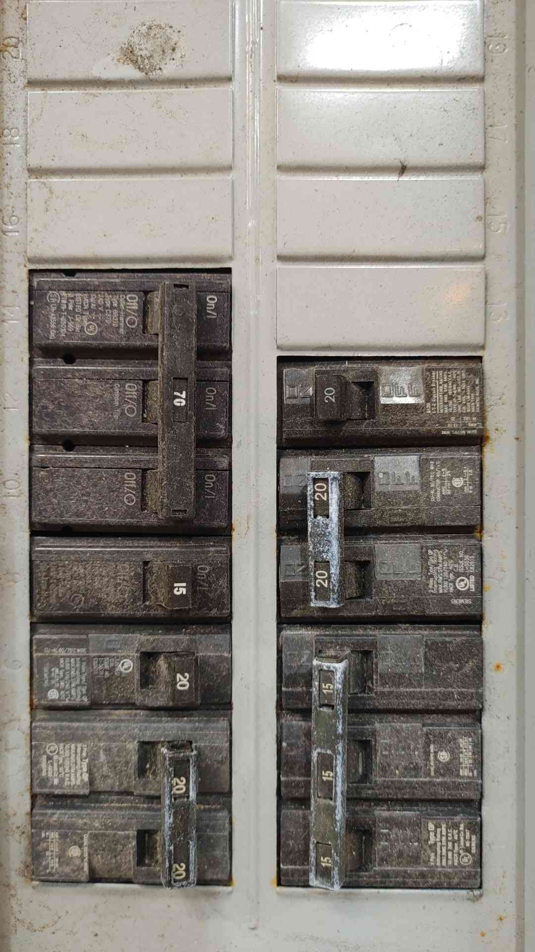 Siemens G3030MB3100CU 100A 240V 3 Phase 30-Space Load Center Panel w/ Breakers