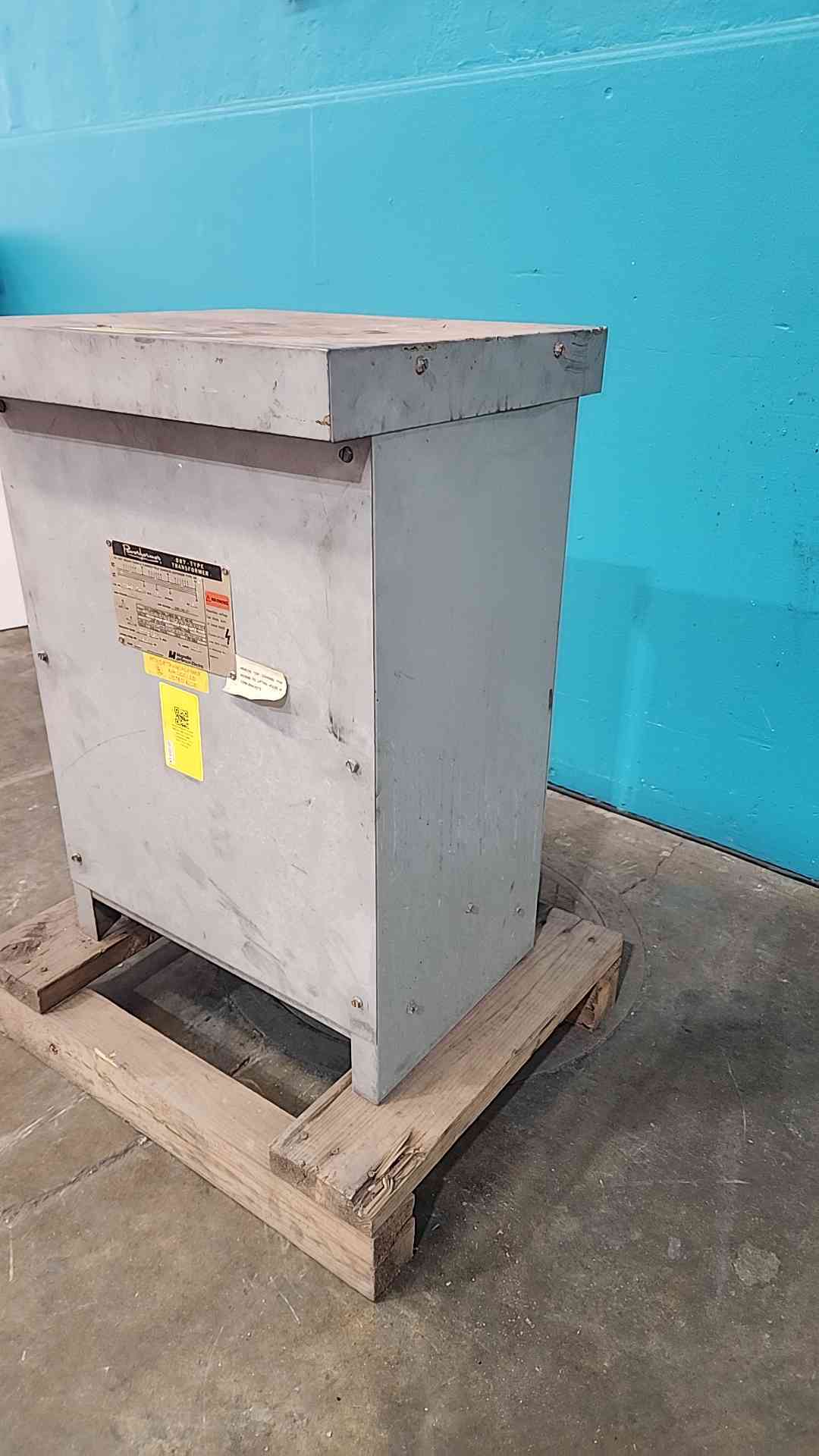 Magnetek Jefferson 30 KVA 3 Phase Dry Type Transformer 480V 240/120 223-3197-120