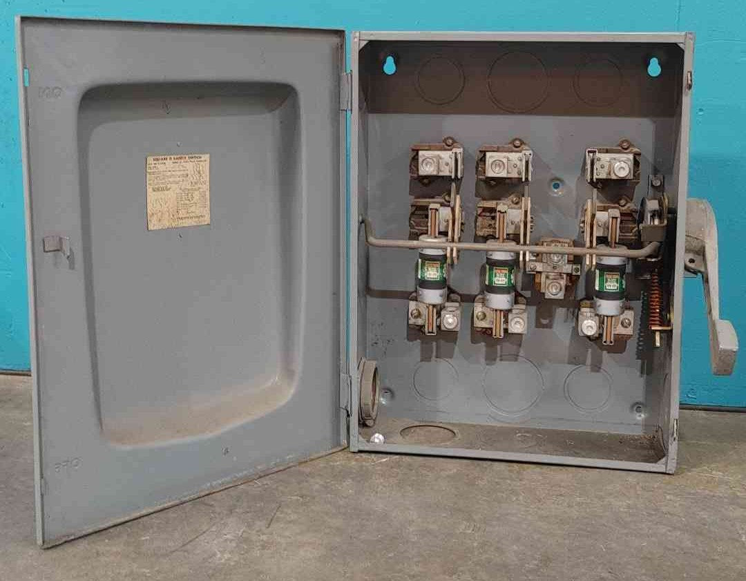 Square D D325N Series A2 400A 240V 3-Pole Fusible Safety Switch Disconnect