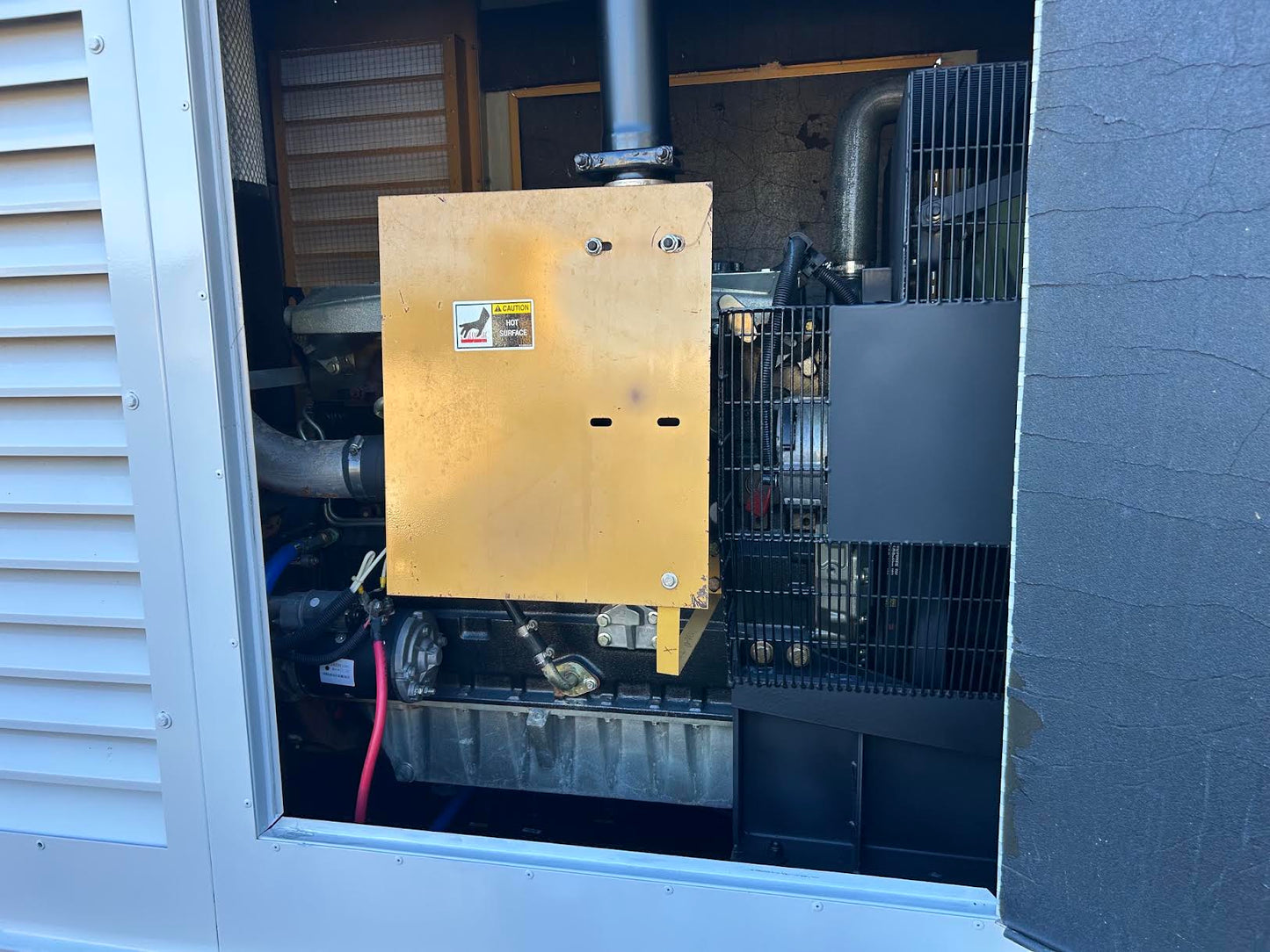 Elliott MagneTek 100 kW Diesel Generator Perkins 1006-6T 208V 480V 240V 560Hr