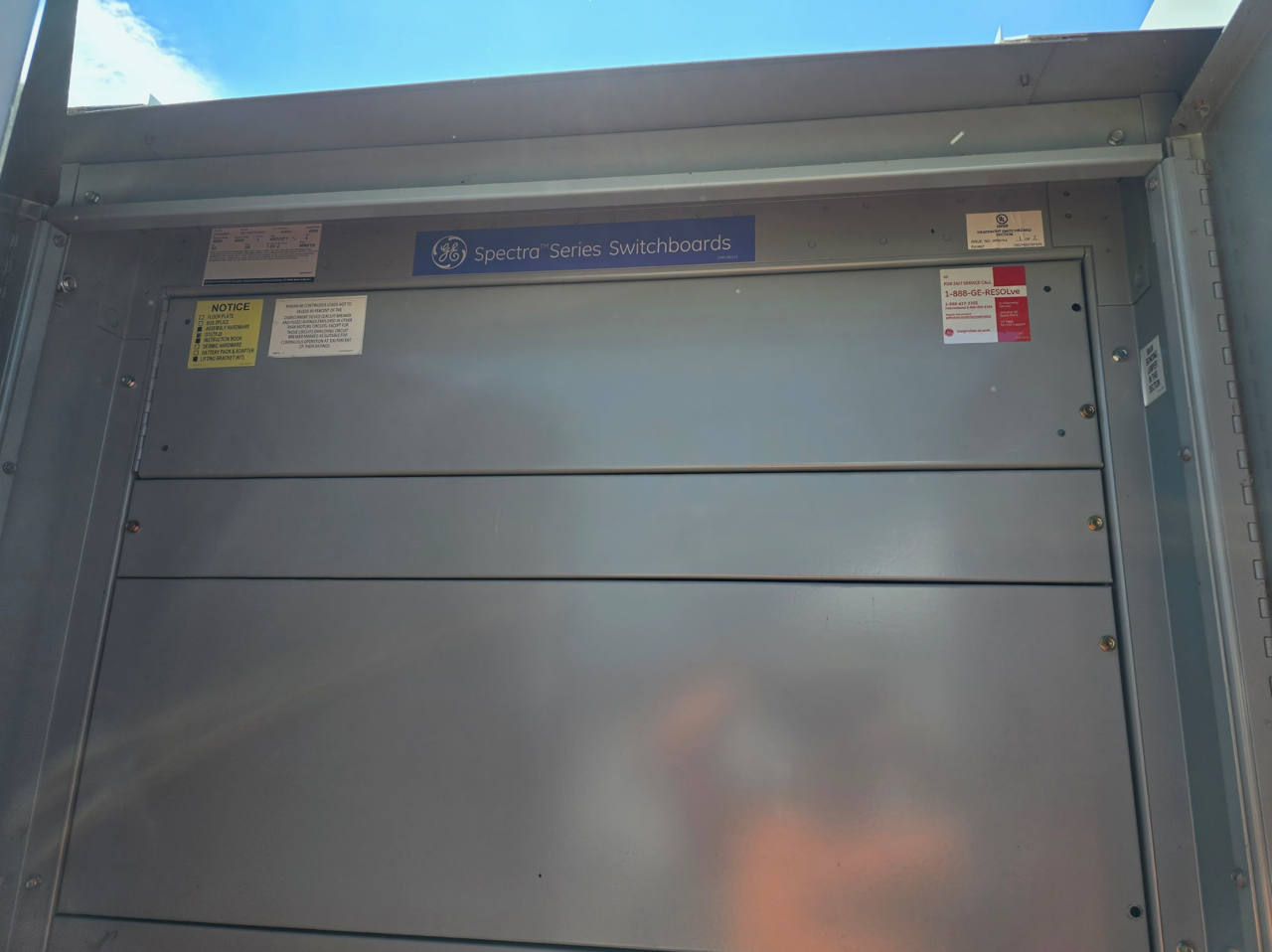 5KV 4000A GE Medium-voltage Outdoor Switchgear SSRS3  3ph 480Y/277V
