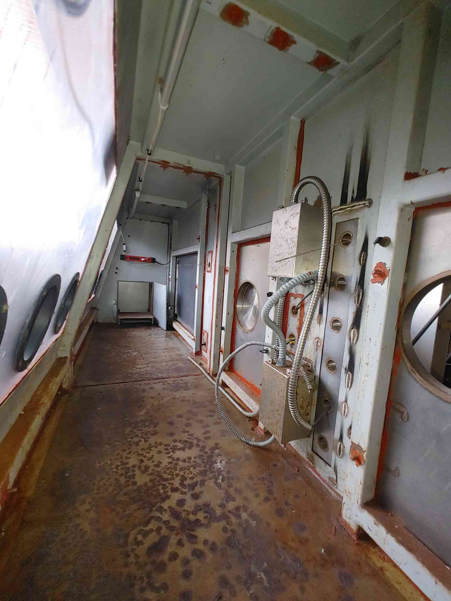 High-Containment Industrial Glovebox 8 Port & Controls
