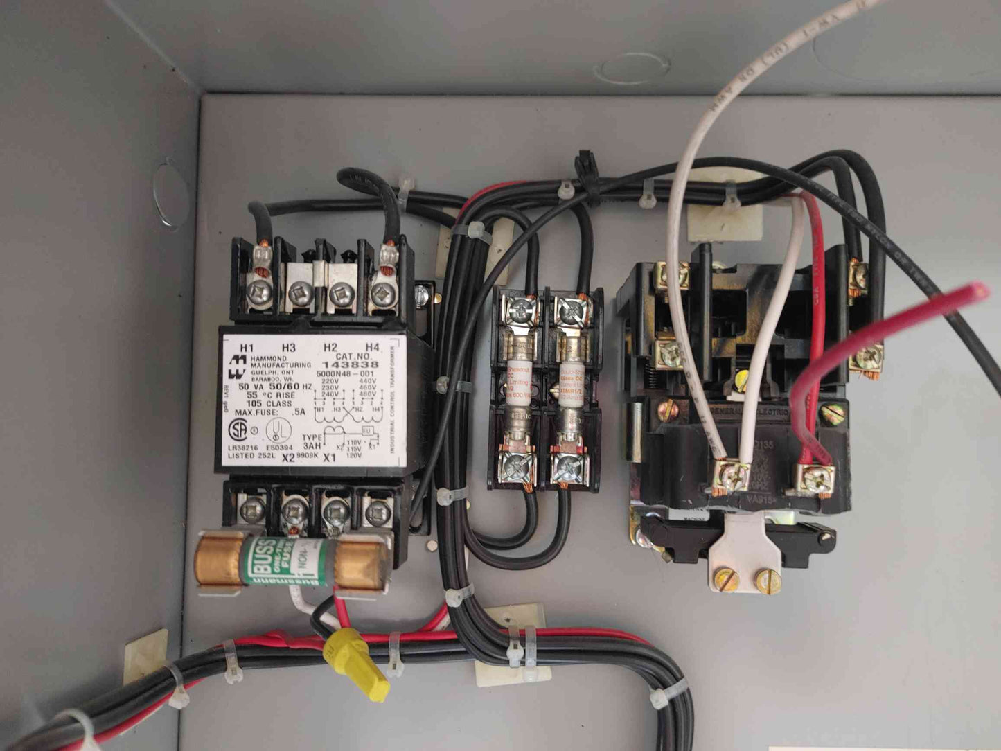 GE 300 Line Combination Motor Starter Enclosure Hand Off Auto Switch RIB Relays