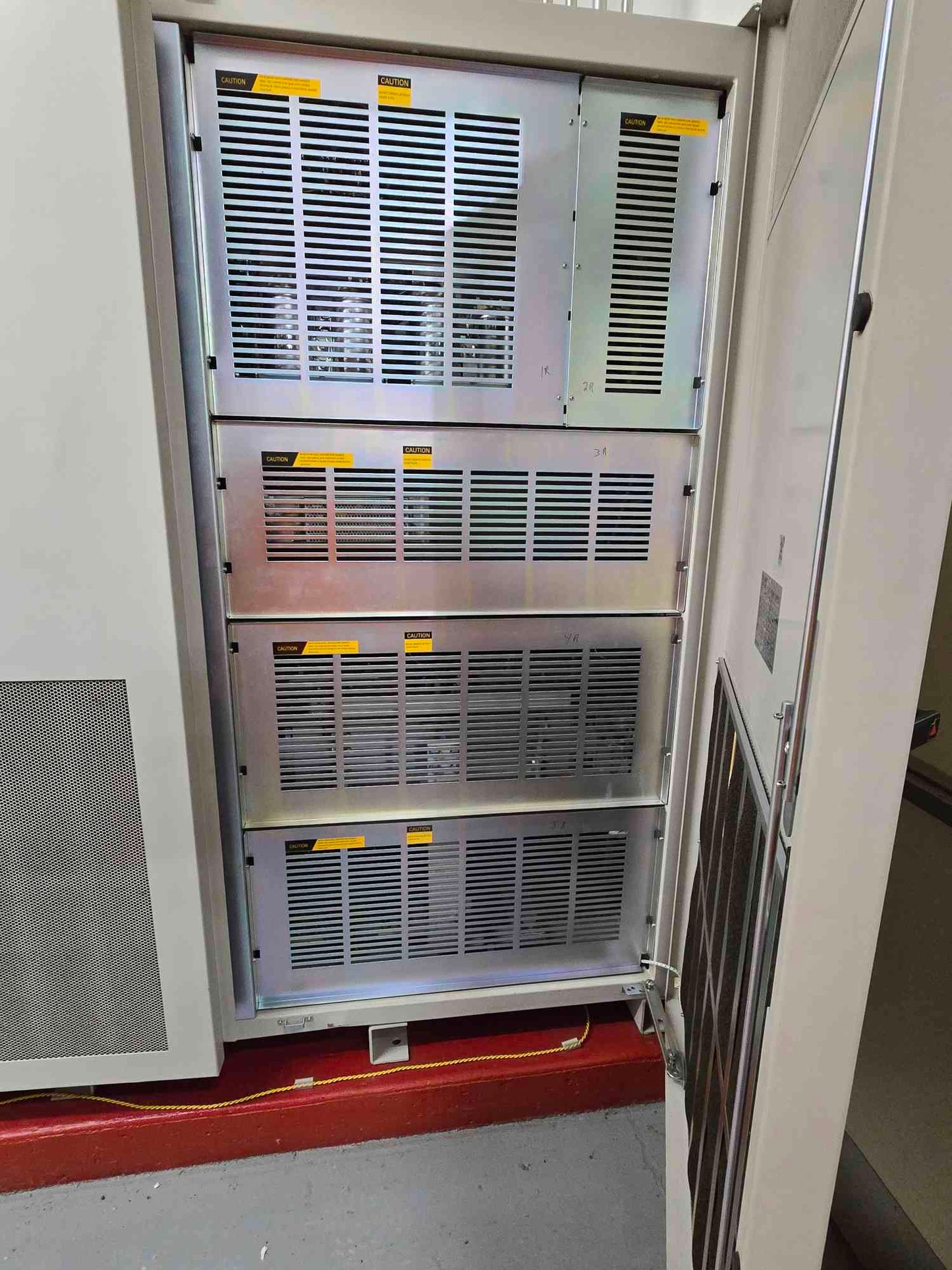 750KVA Toshiba UPS G8000MM UPS 480v '07 T8MS3 K75 (SKU: 111500)