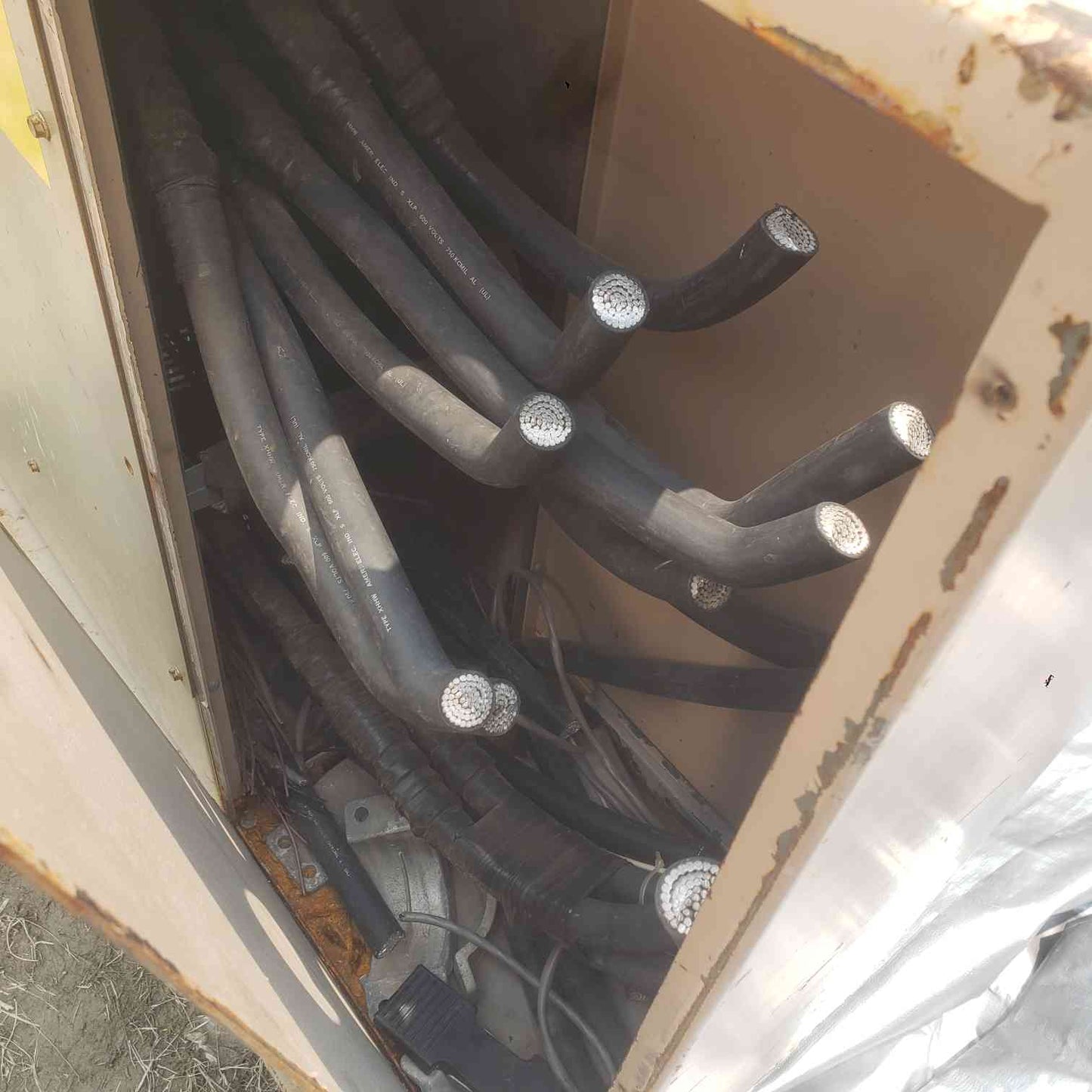 AS-IS 750KW Cummins KTA38 680FDR6069 480/277 1128A 3PH Diesel  NON WORKING (SKU: 112184)