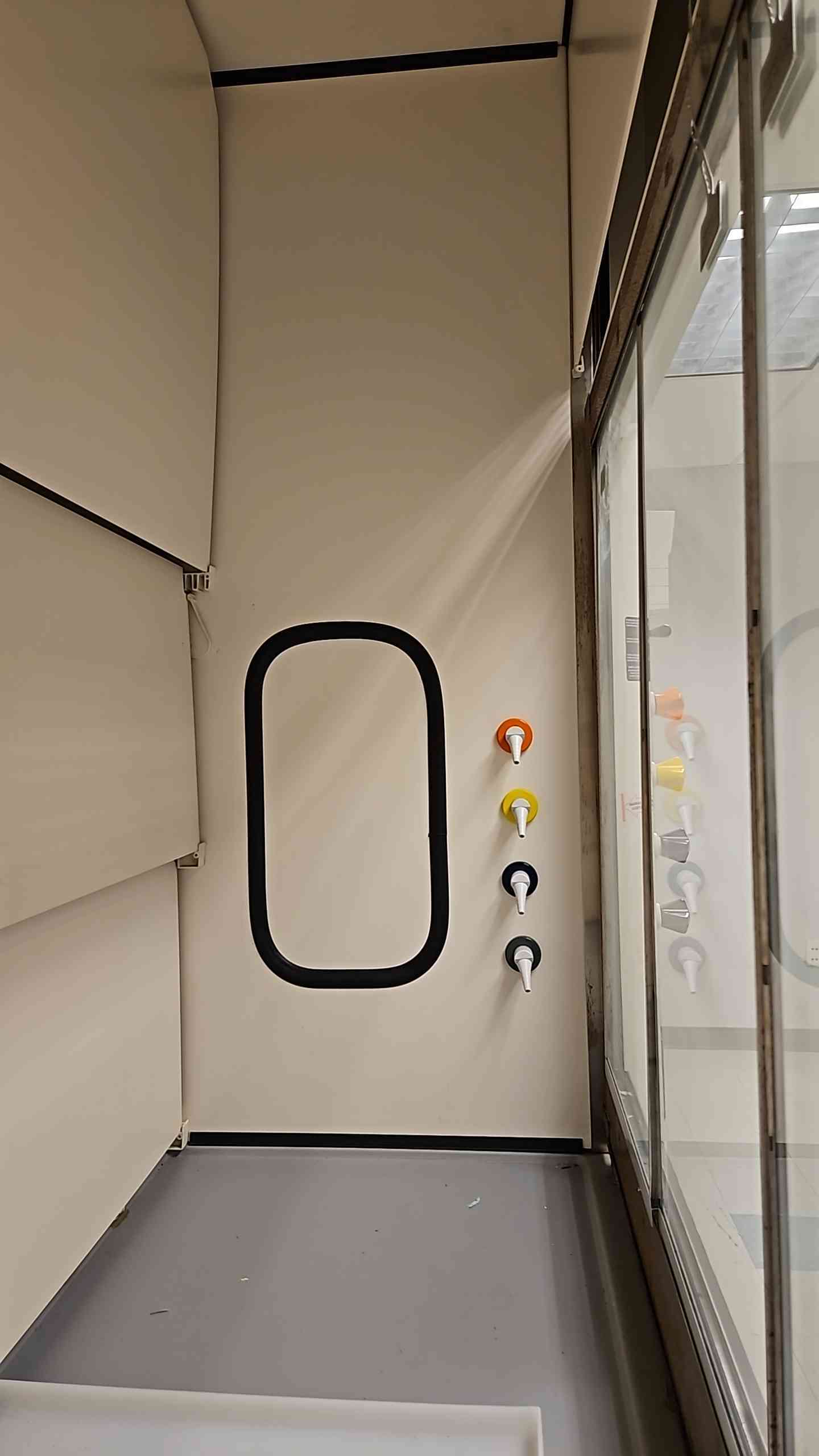 6' SafeAire Fisher Hamilton Fume Hood Ducted w/ Benches (5360AA)