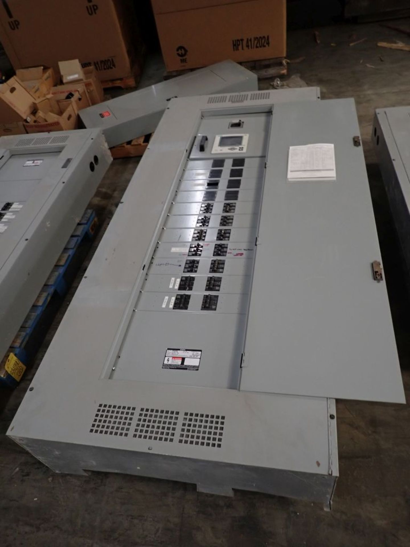Lot of 3 400A Siemens S4C9 Panelboards w/ Circuit Breakers Panel 1 Meter & Main