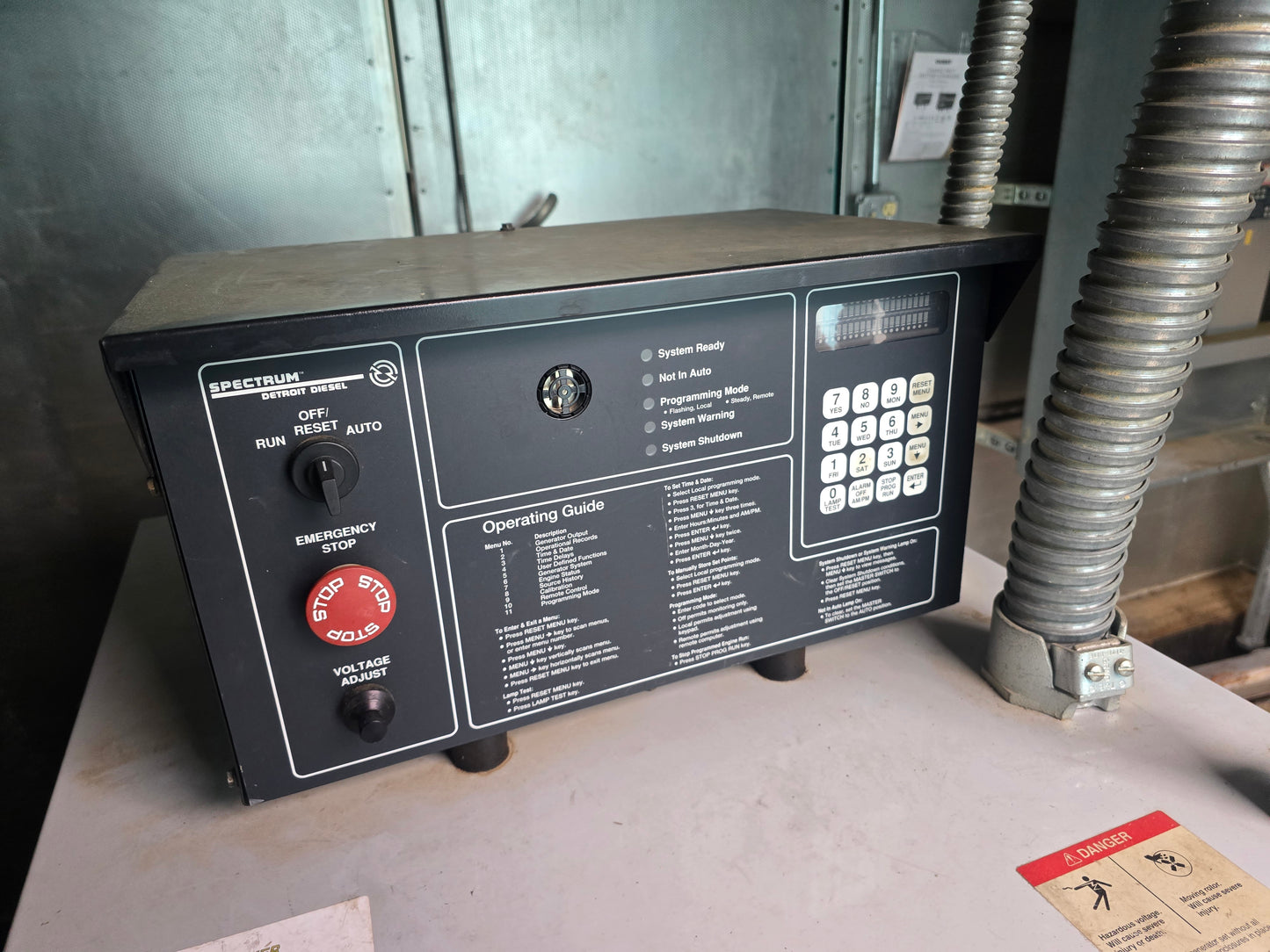 Detroit Diesel Spectrum 100kW Standby Diesel Generator 3ph Enclosed 300HR TESTED