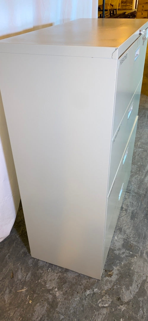 4 Tier Drawer Sandusky Lateral Filing Cabinet w/ Keys(S6LLST2075)