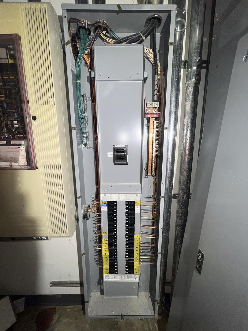 PRL2 225A 480/208V Panelboard W/ Main 42 Circuit Neut. 400A (S6LLST13230)