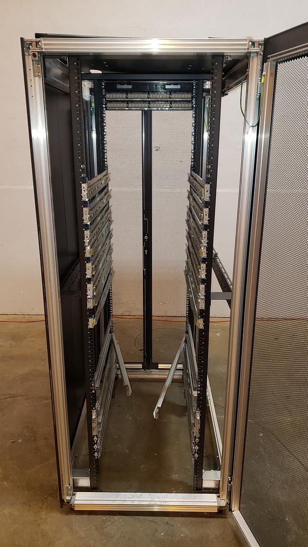 LIEBERT DCM RACK Extra Wire Server Rack