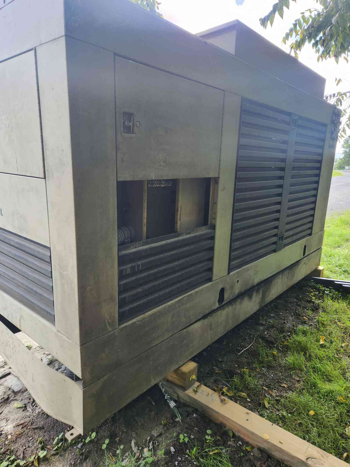 Cummins 275kW Diesel Generator NTA855 Engine Tank & Enclosure 1136.9Hrs(SKU: 114612)