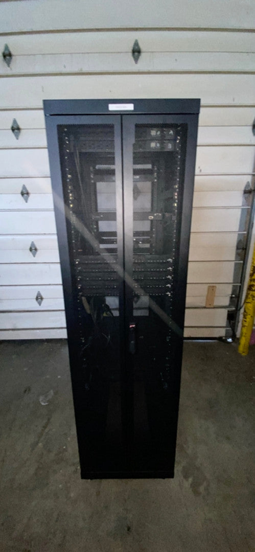 APC AR2801BLK Fully Enclosed Server Rack(S6LLST3142)