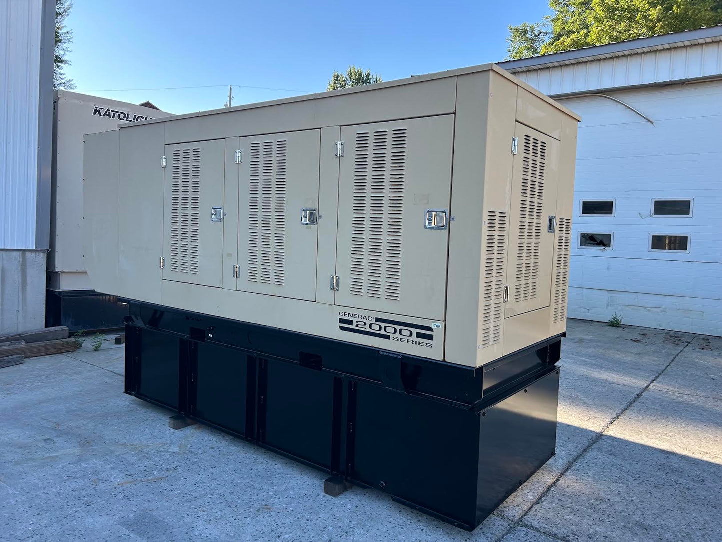 2001 Generac 250 kW Diesel Generator 277/480V 3PH Sound Attenuated Tank 1049Hr