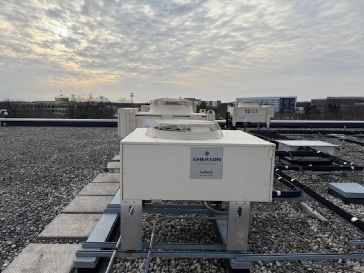 Liebert Challenger AC / CRAC and Matching Rooftop Condenser