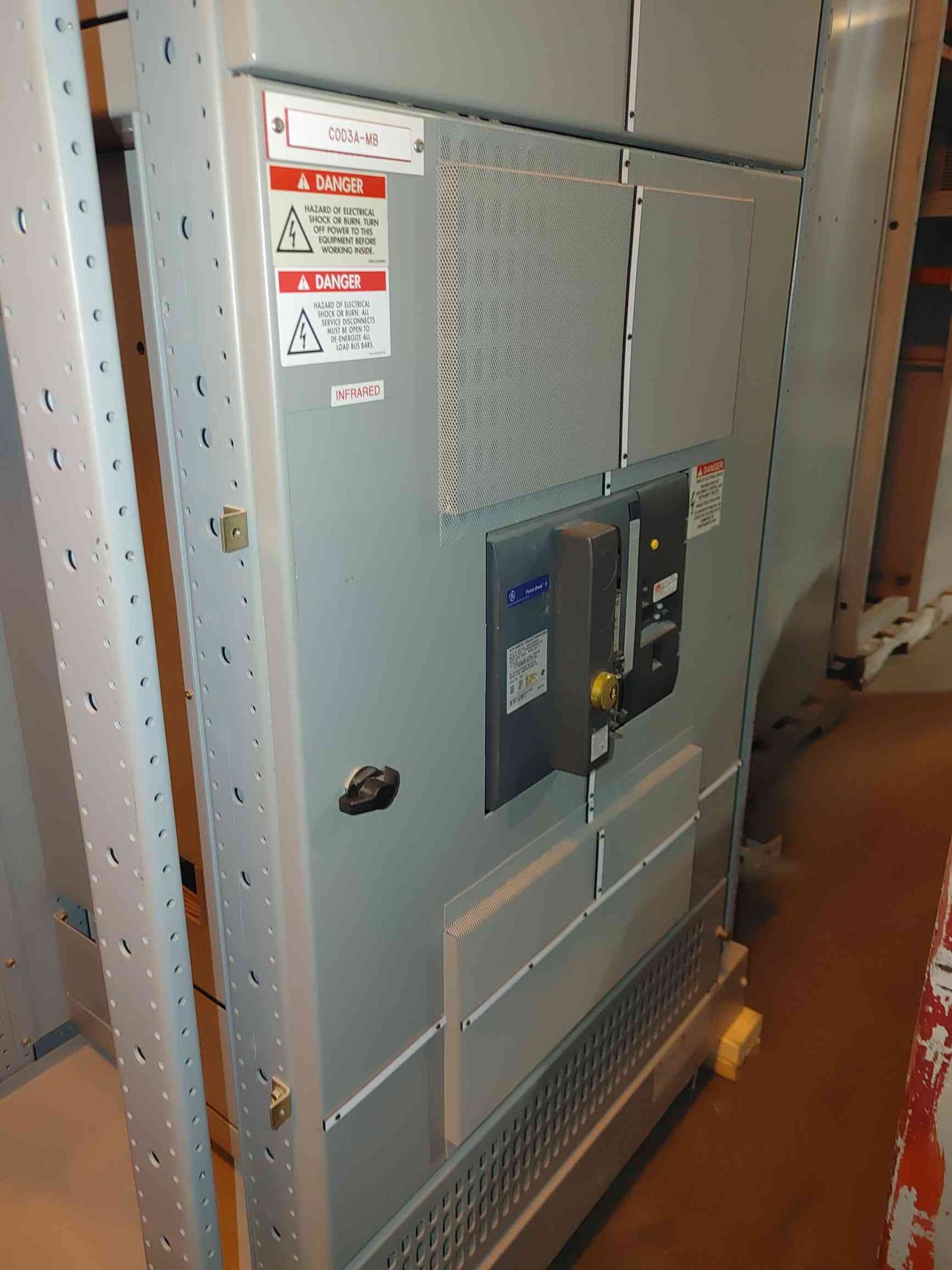 GE Power Break II MAIN SSD40B440 4000A 3P 600V Circuit Breaker MicroVersaTrip Plus (112942)
