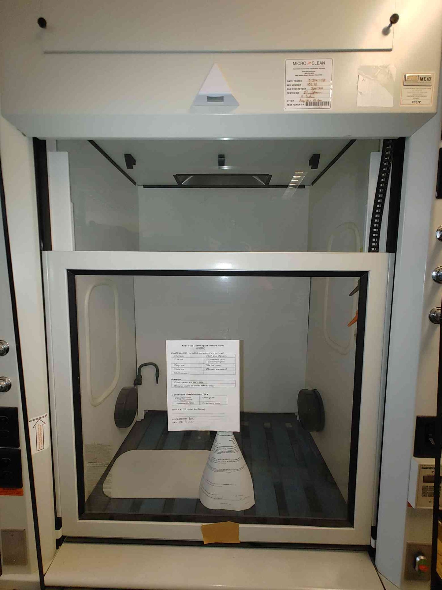 4' Jamestown Ducted Chemical Fume Hood Flow Meter & Working Sash (S6LLST6759)