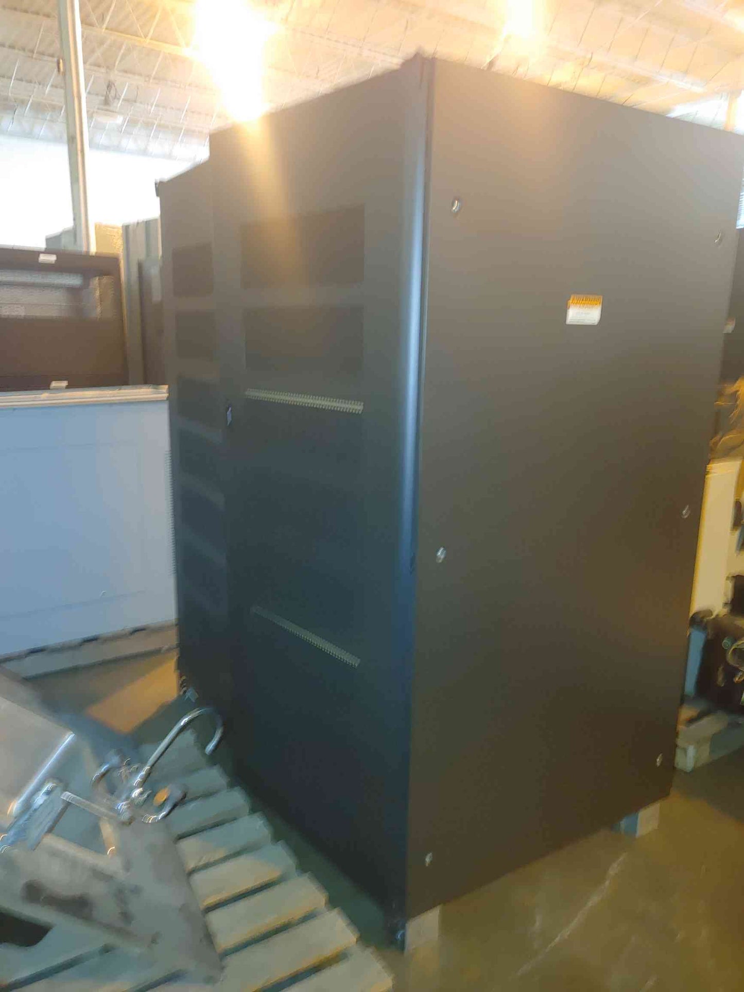 Eaton 9395-275 Powerware 275kVA 250kW 480V 3PH Industrial Data Center UPS System
