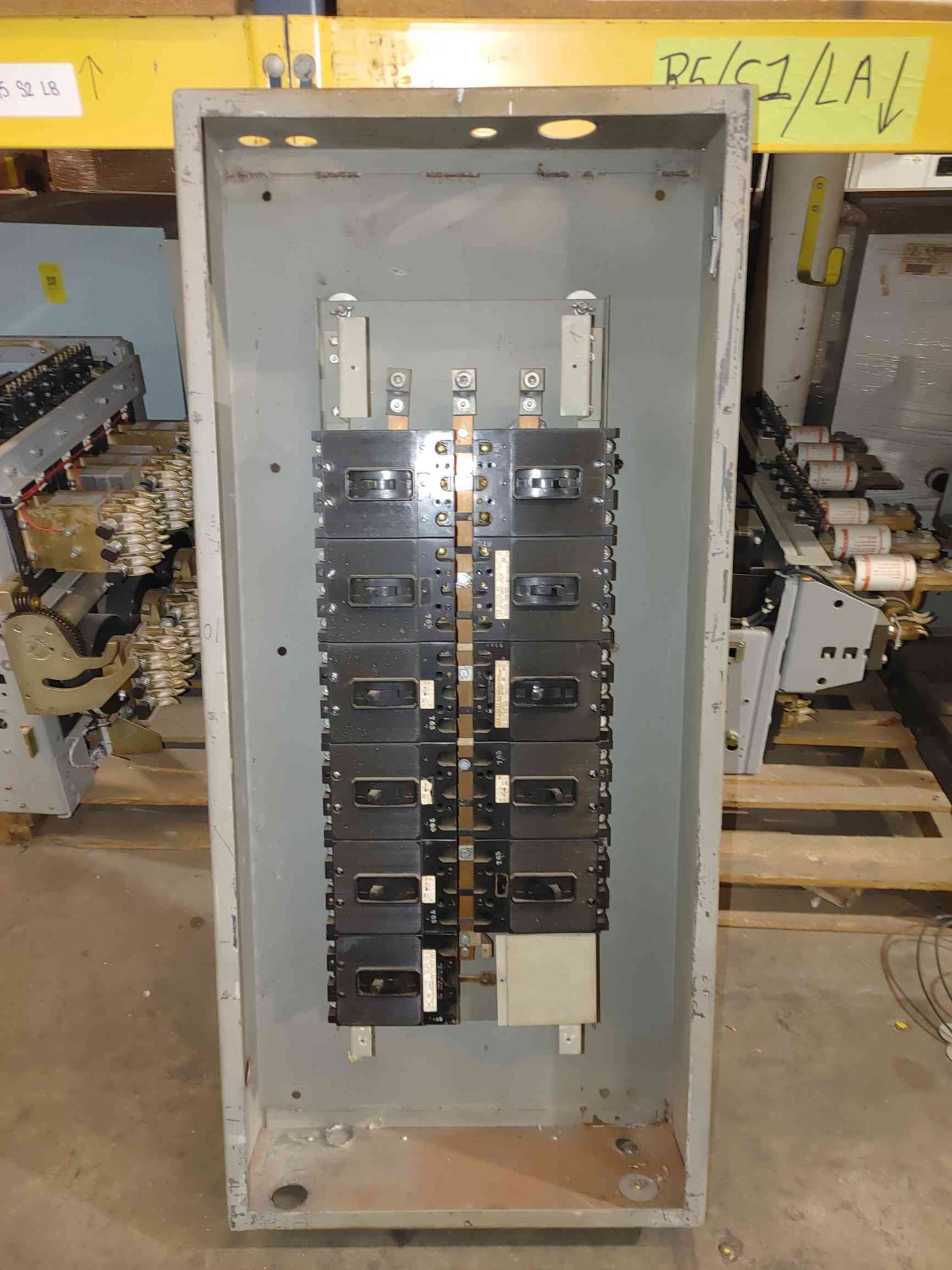 480V Unbranded Panelboard PP1/B 11 Breakers 9x30A 1x100A 1x60A Fused Switch Panel