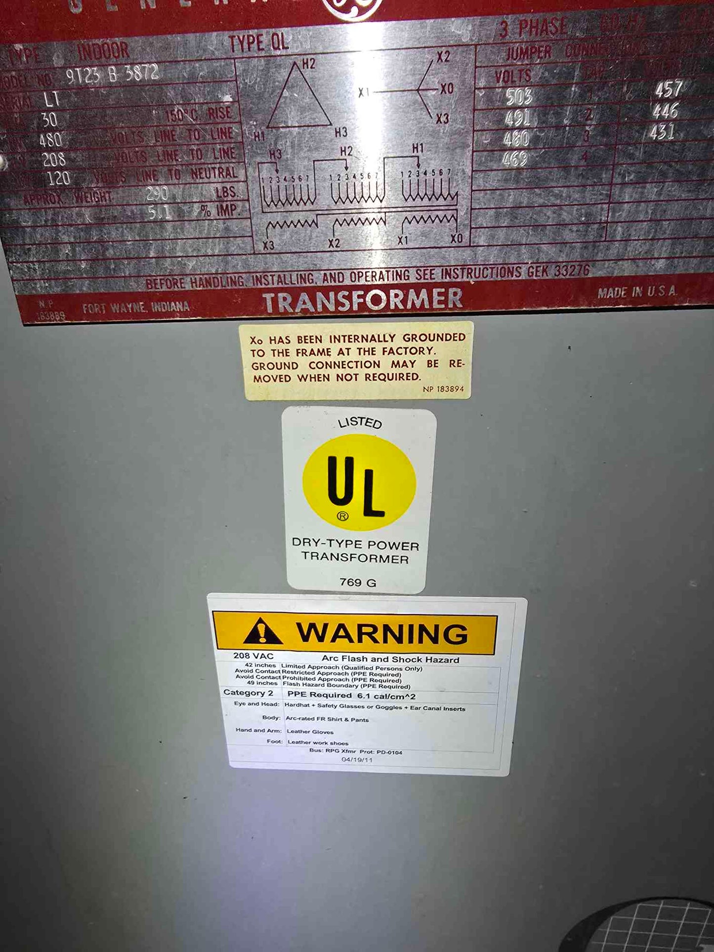 GE 30KVA 3PH 480v x 208/120v Dry Type Transformer 9T23 B-3872 (SKU: 111505)