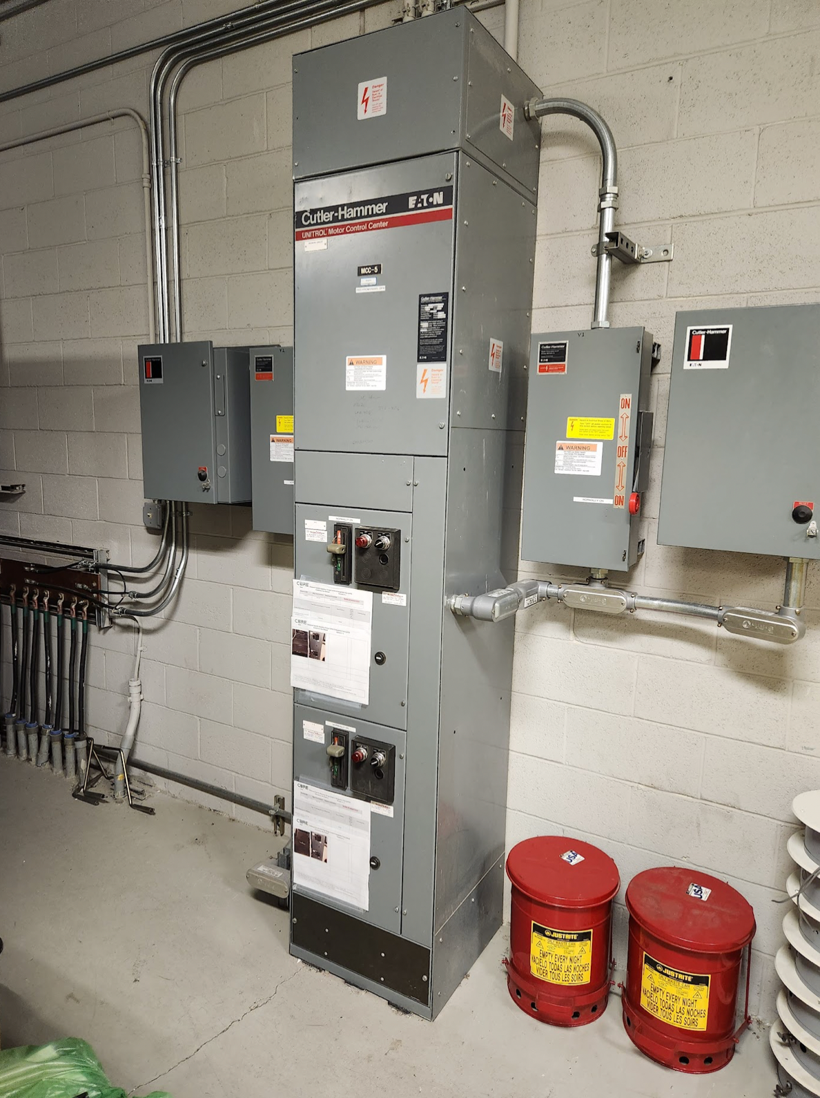 Eaton Cutler-Hammer Unitrol MCC 1-Section 600A 480V w/ 2 Starters 100kA Rated