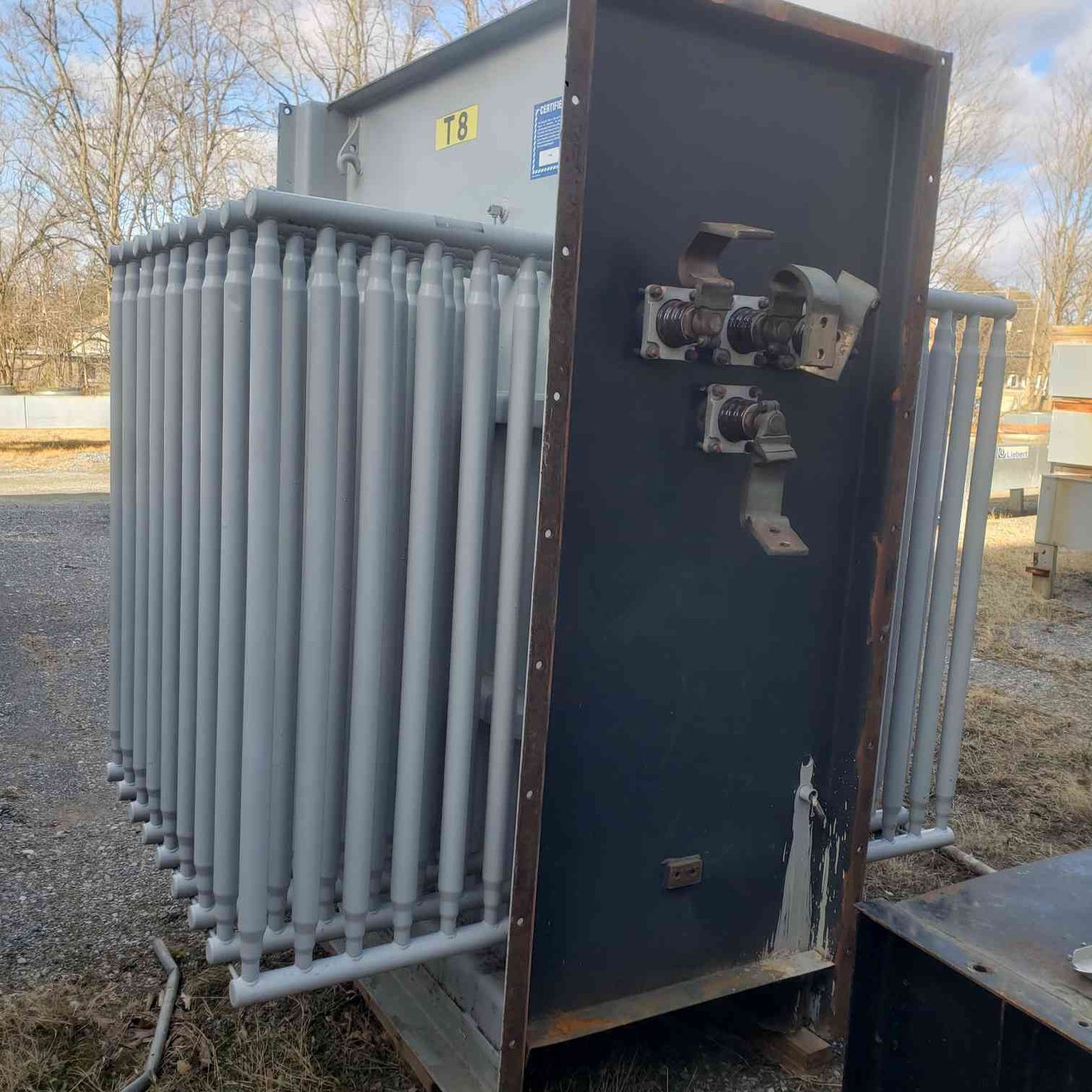 GE 1000KVA 3PH 4160v x 480Y/277 Class OA Oil Substation Transformer (SKU: 111835)