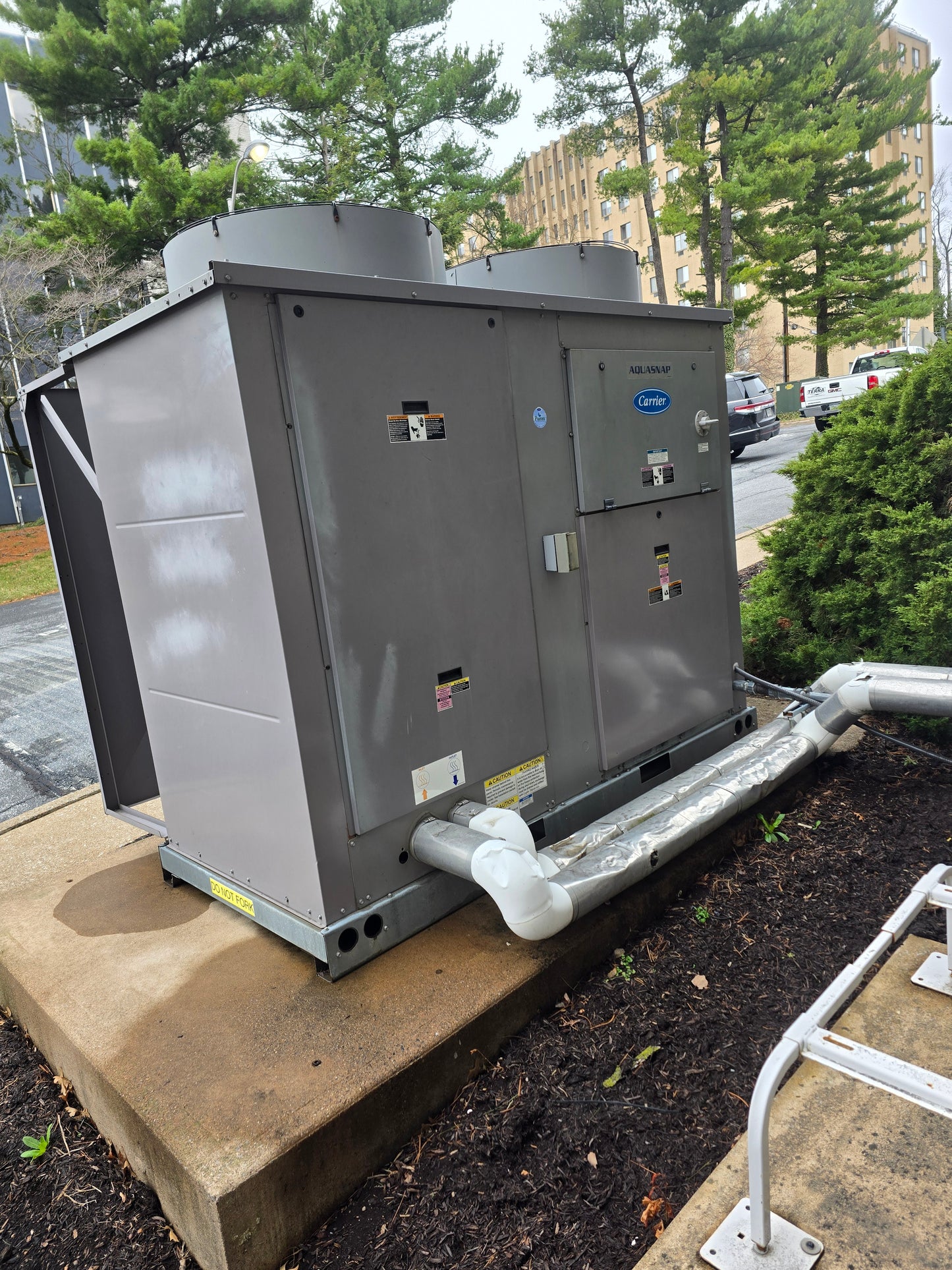 Carrier AquaSnap 30RAP025 Commercial Air Cooled Chiller 25 Ton 460V 3PH