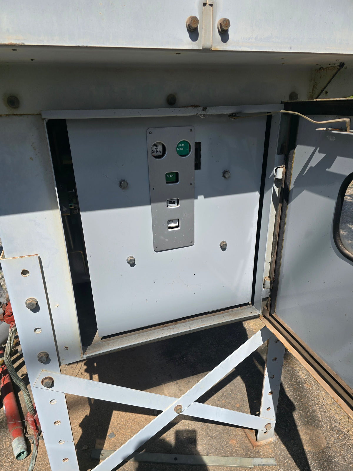 ABB 38kV Outdoor Vacuum Circuit Breaker Substation 48VDC Control Relay Frame