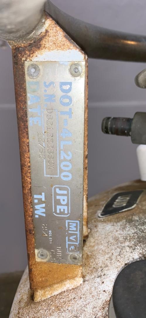 Liquid Nitrogen Storage Tank