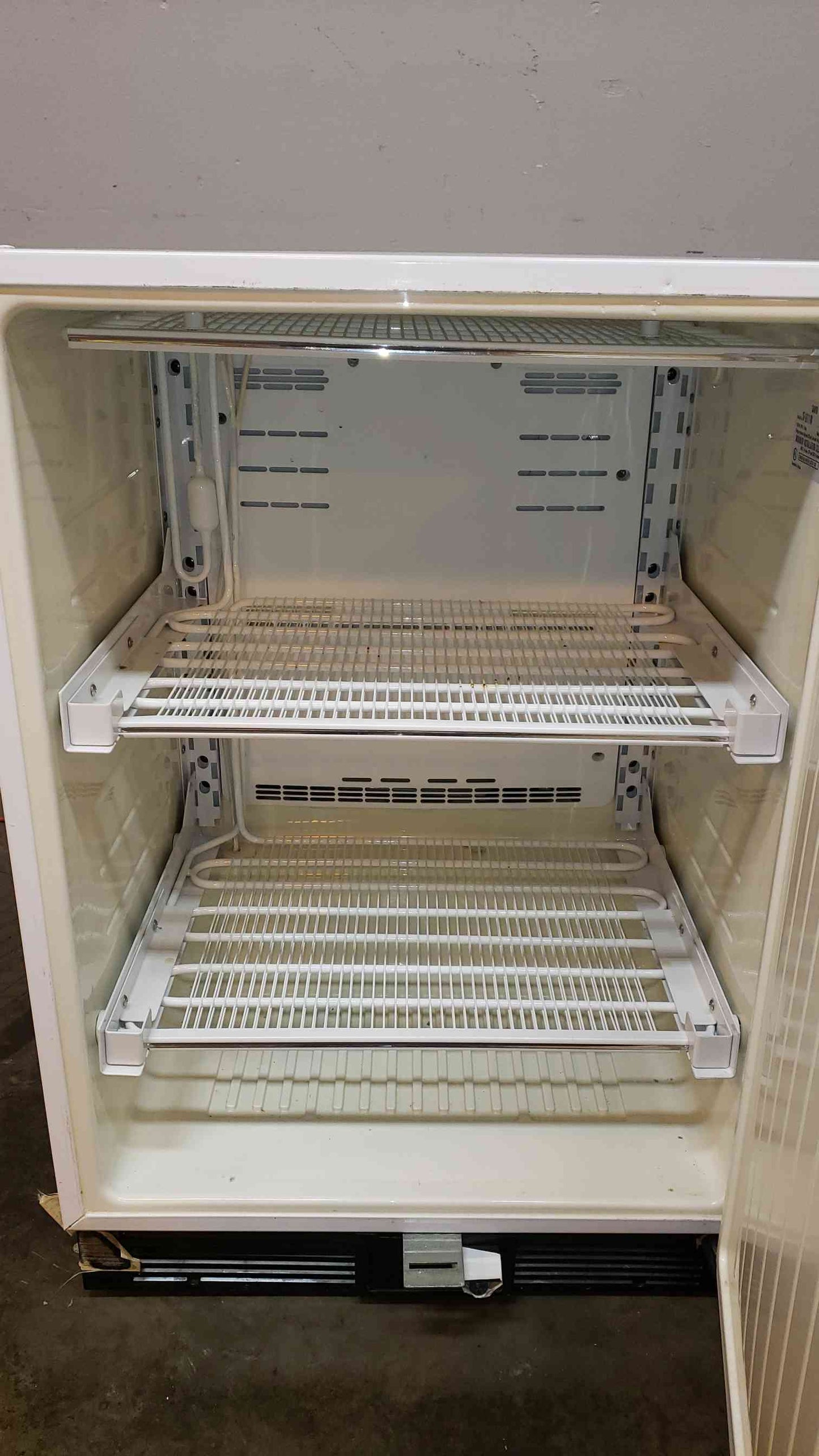 Sanyo Undercounter Lab Freezer SFL6111W Compact TESTED(100798)