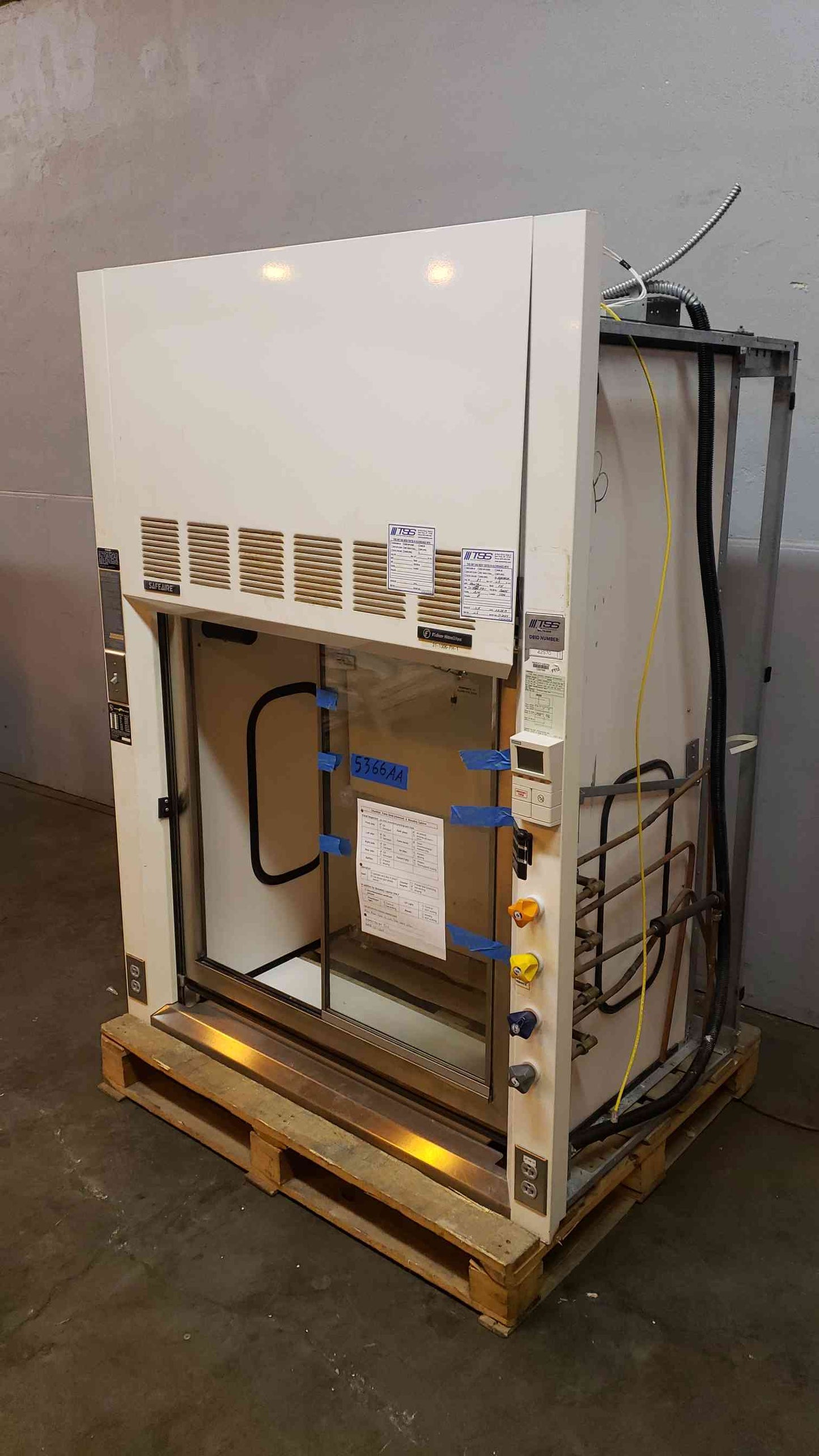 4' Fume Hood Fisher Hamilton SafeAire & Bench (SKU: 5366AA)