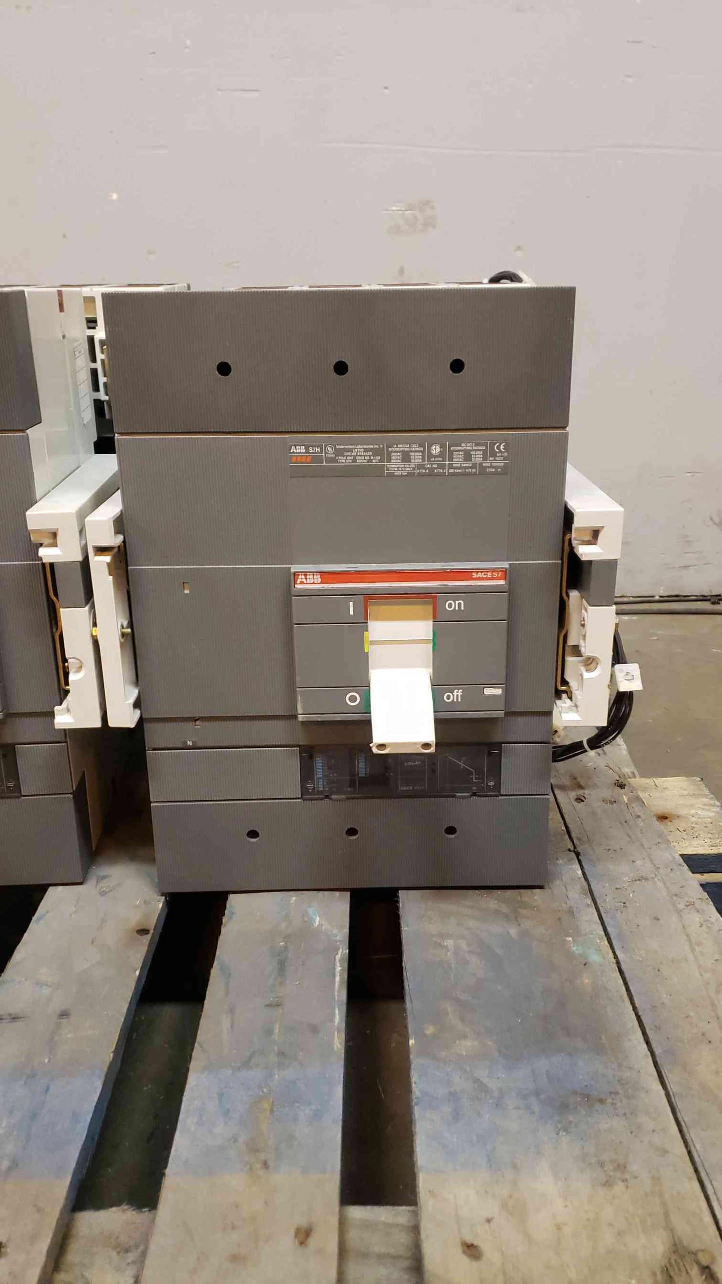 1000A S7H ABB M1438 4 Pole Unit 600V SACE PR211 (SKU:14495AA)