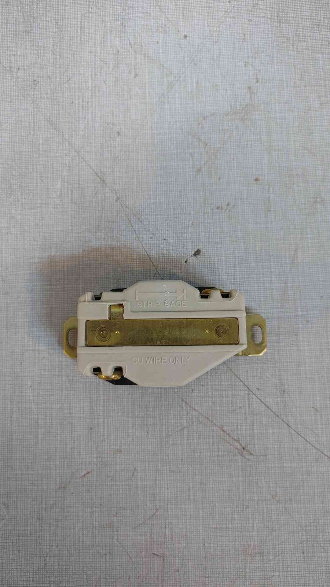Box Of 12  Hubbell Twist-Lock Receptacle 30A 250VAC 2 Pole HBL2620 (SKU:101639)(101639)