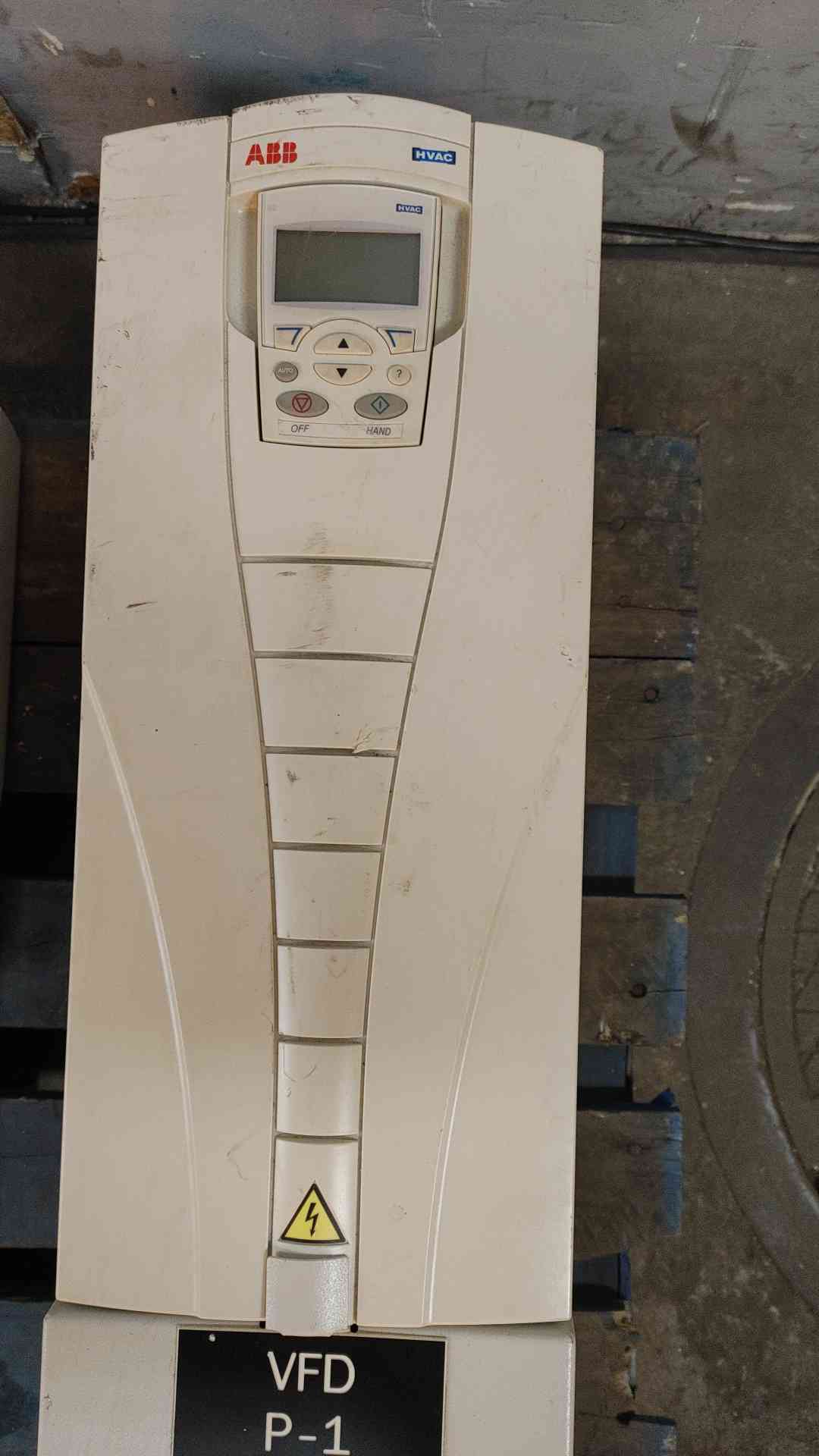 ABB ACH550-VD-31A-4 20HP 480V VFD HVAC Drive w/ E-Clipse Bypass & Disconnect (104712)