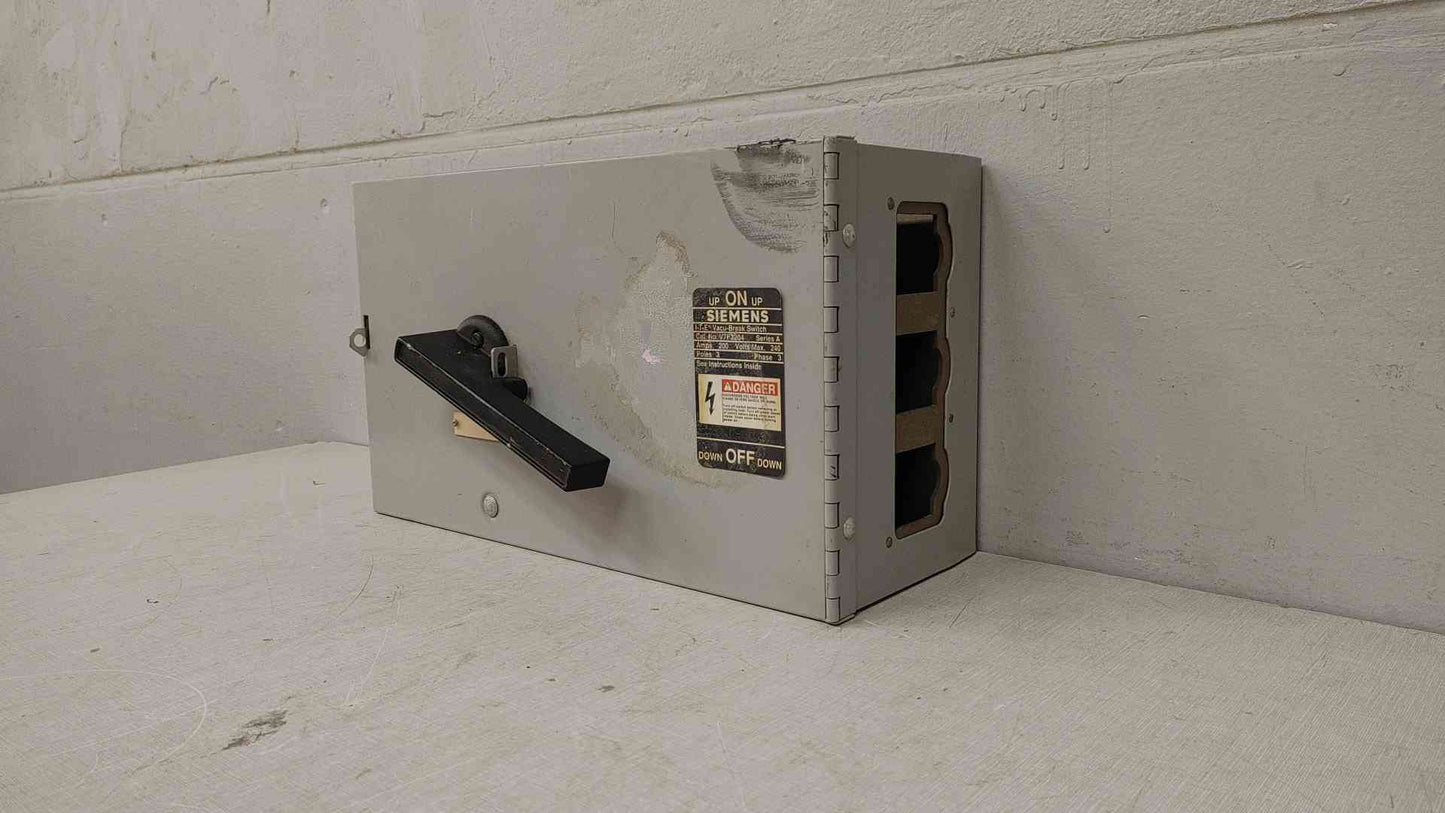 Siemens I-T-E 3 Pole Vacu-Break Switch 200A 3PH V7F3204(104834)